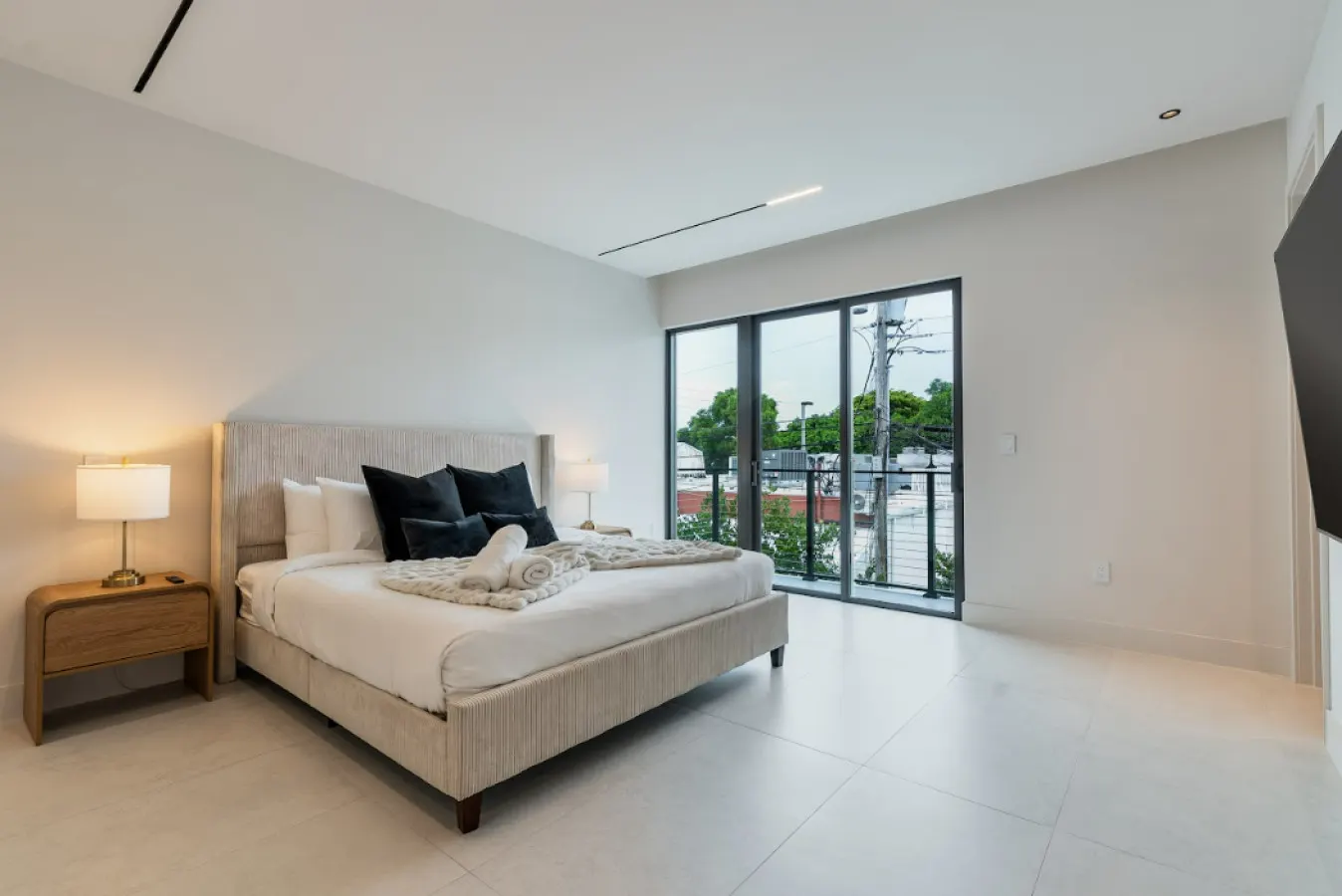 20% OFF NEW! Rooftop Vibes in Silver Bluff 16