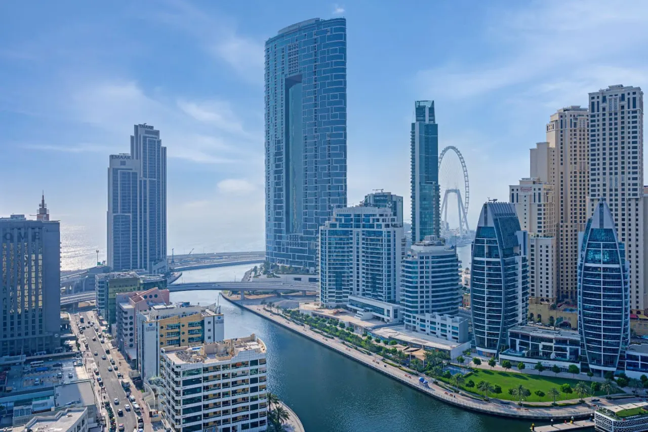 Savis Home -Radiant Dubai Ain & Marina View