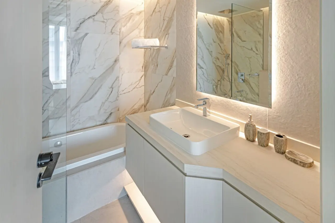 Savis Home -Radiant Dubai Ain & Marina View 19