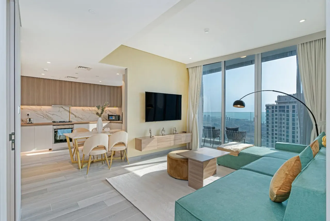 Savis Home -Radiant Dubai Ain & Marina View — photo 3