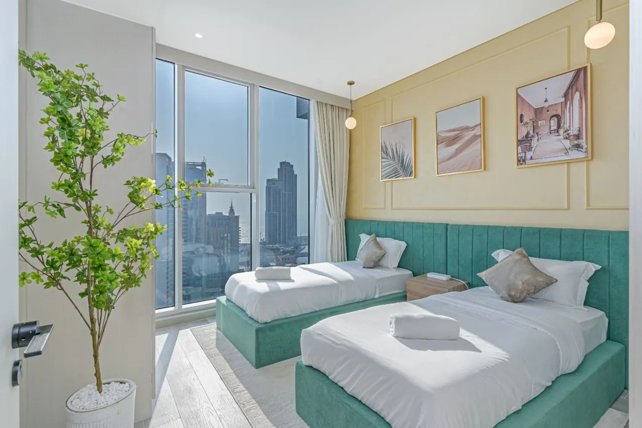 Savis Home -Radiant Dubai Ain & Marina View 6