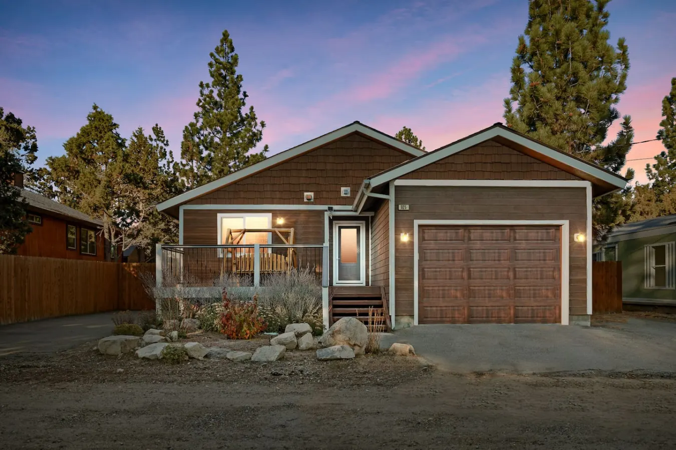NEW 3BR Starlight Haus w EV Charger & Fireplace