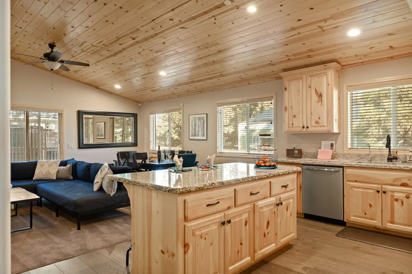 NEW 3BR Starlight Haus w EV Charger & Fireplace 11