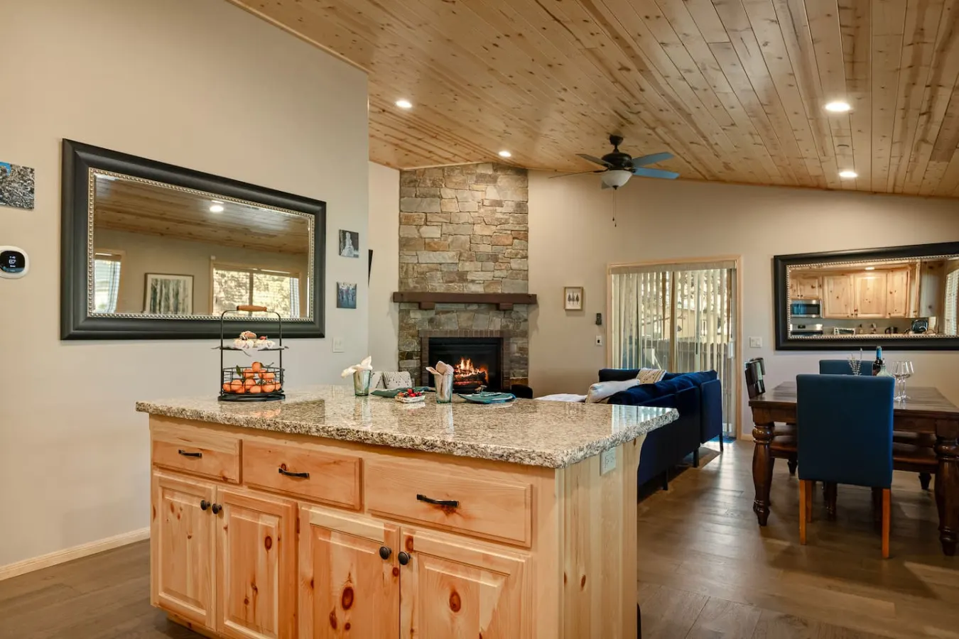NEW 3BR Starlight Haus w EV Charger & Fireplace 12