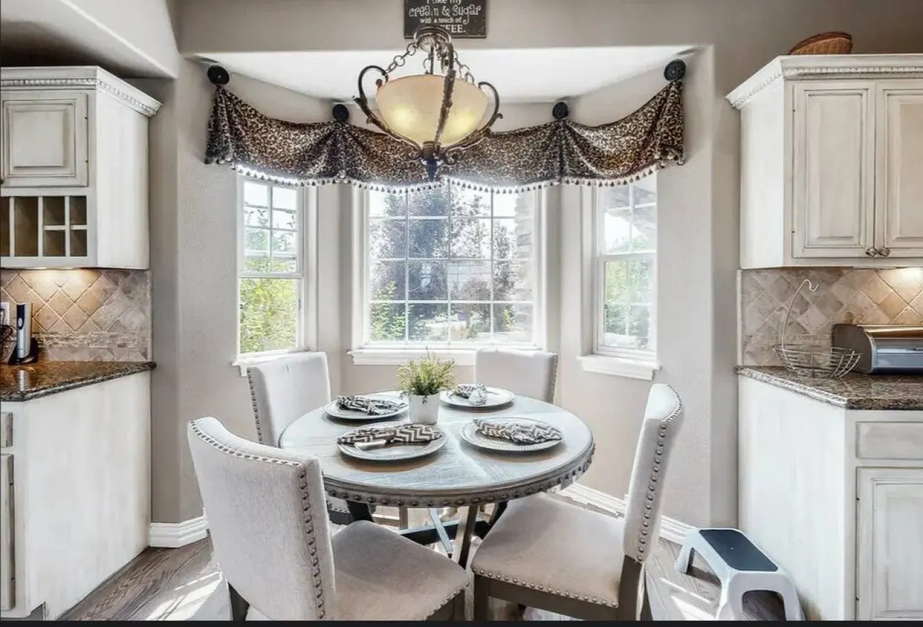 Stunning Luxury Villa with Incredible Amenities! 10