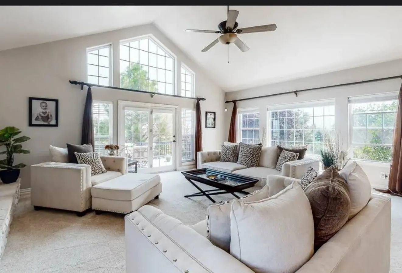 Stunning Luxury Villa with Incredible Amenities! 3