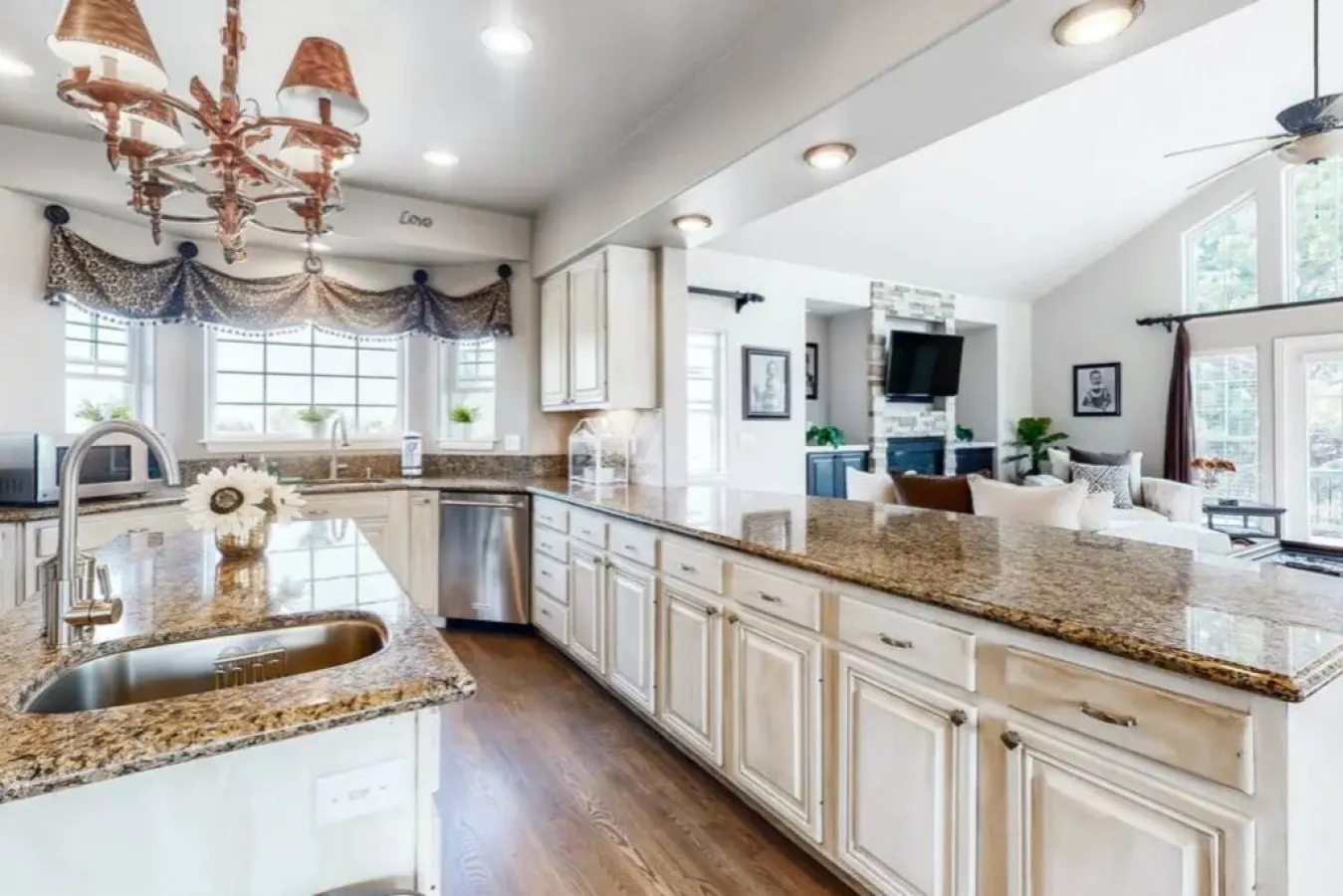 Stunning Luxury Villa with Incredible Amenities! 6
