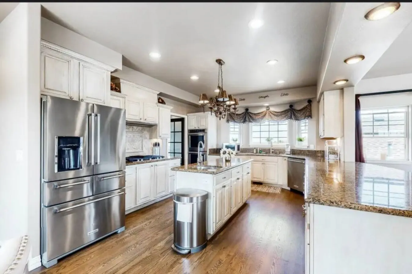 Stunning Luxury Villa with Incredible Amenities! 8