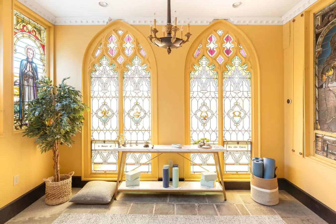 Stunning Castle - Heated Saltwater Pool & Hot Tub 16