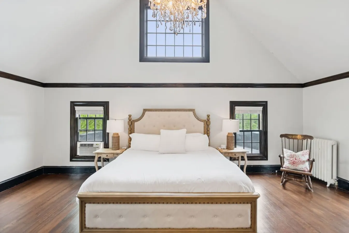 Stunning Castle - Heated Saltwater Pool & Hot Tub 20