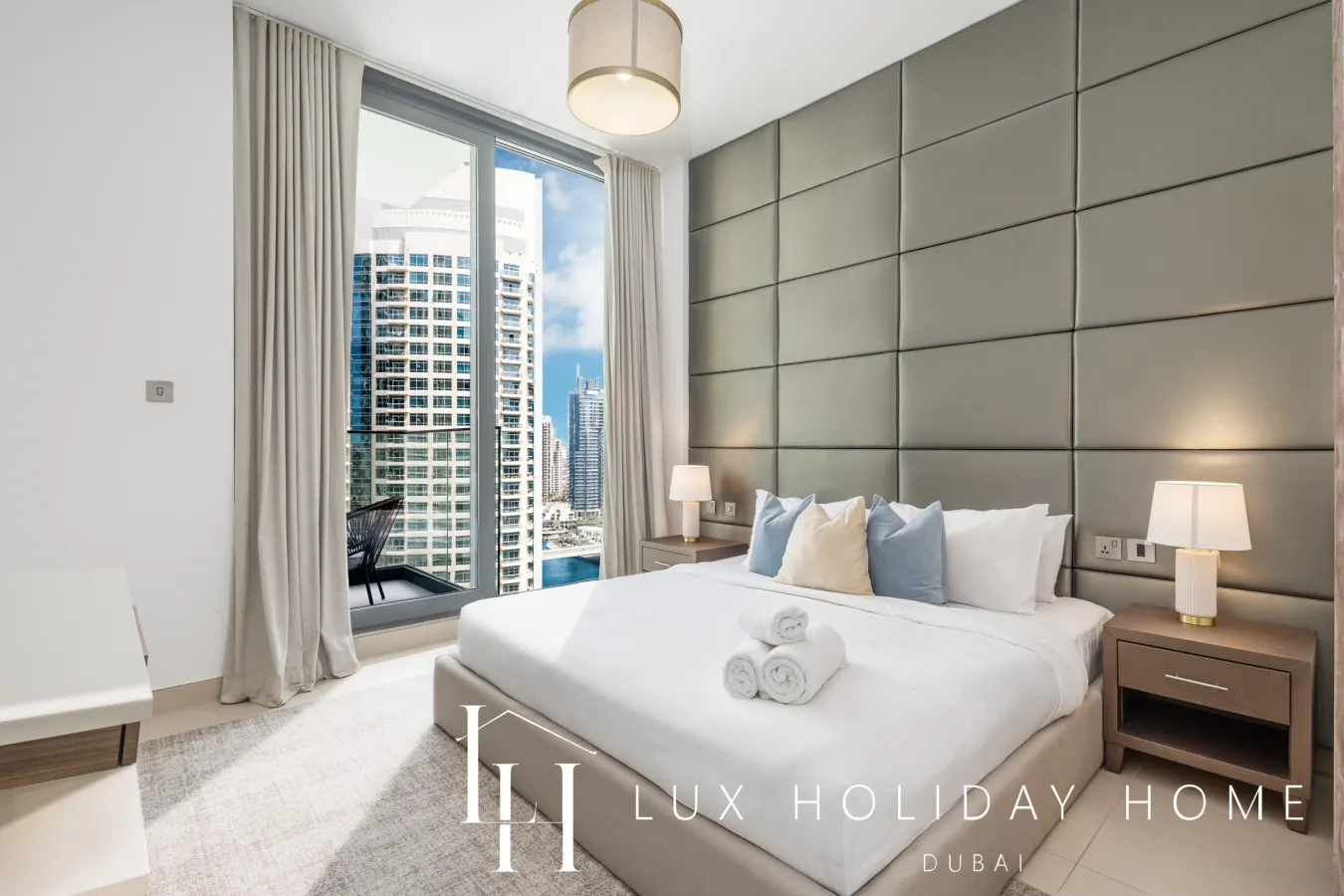 LUX | Contemporary Suite with Full Marina View 5 — photo 3