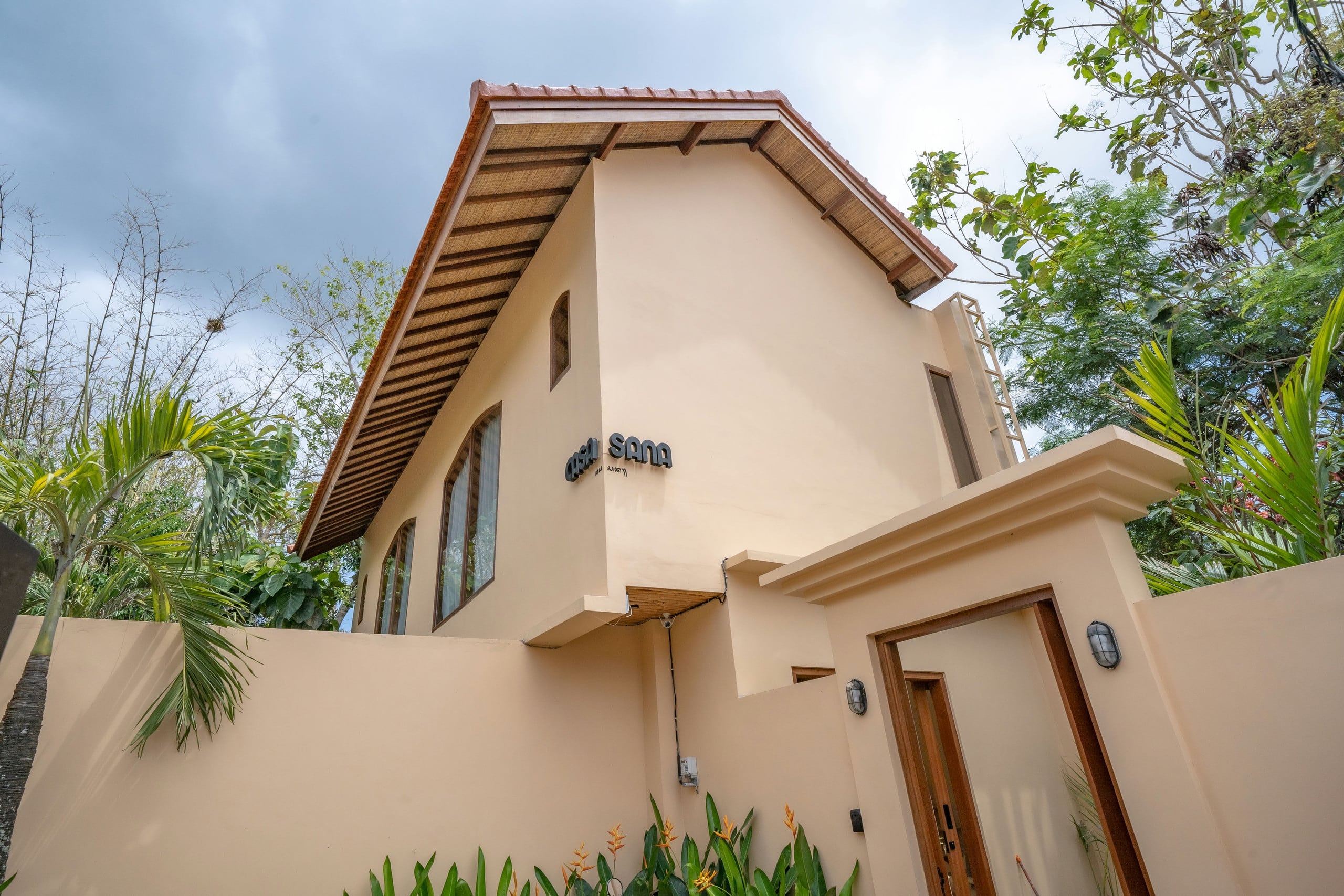Casa Sana: Unique Villa at the Heart of Uluwatu — photo 5