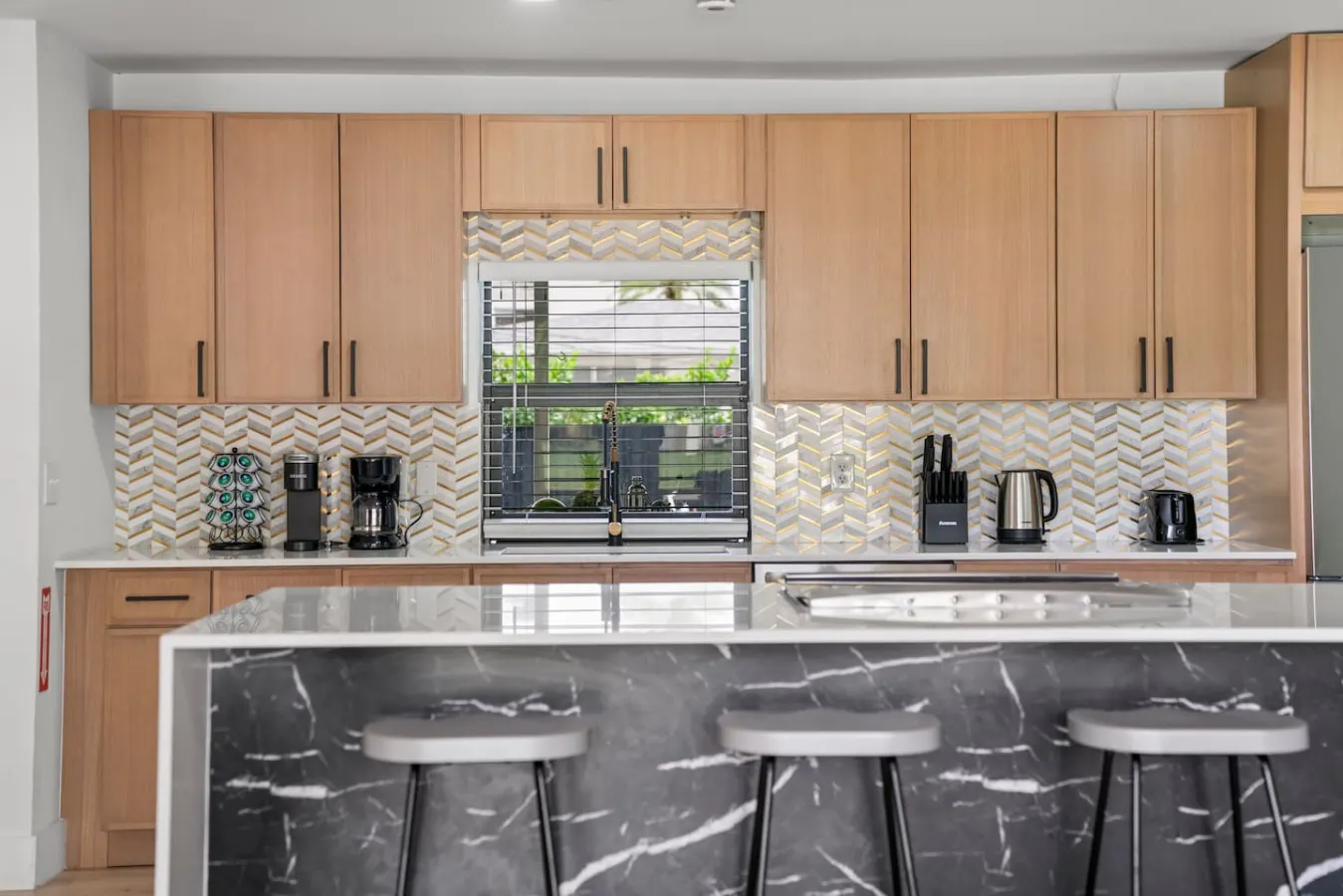 Private Oasis w/ Pool, Mini Golf & Sports Court 18