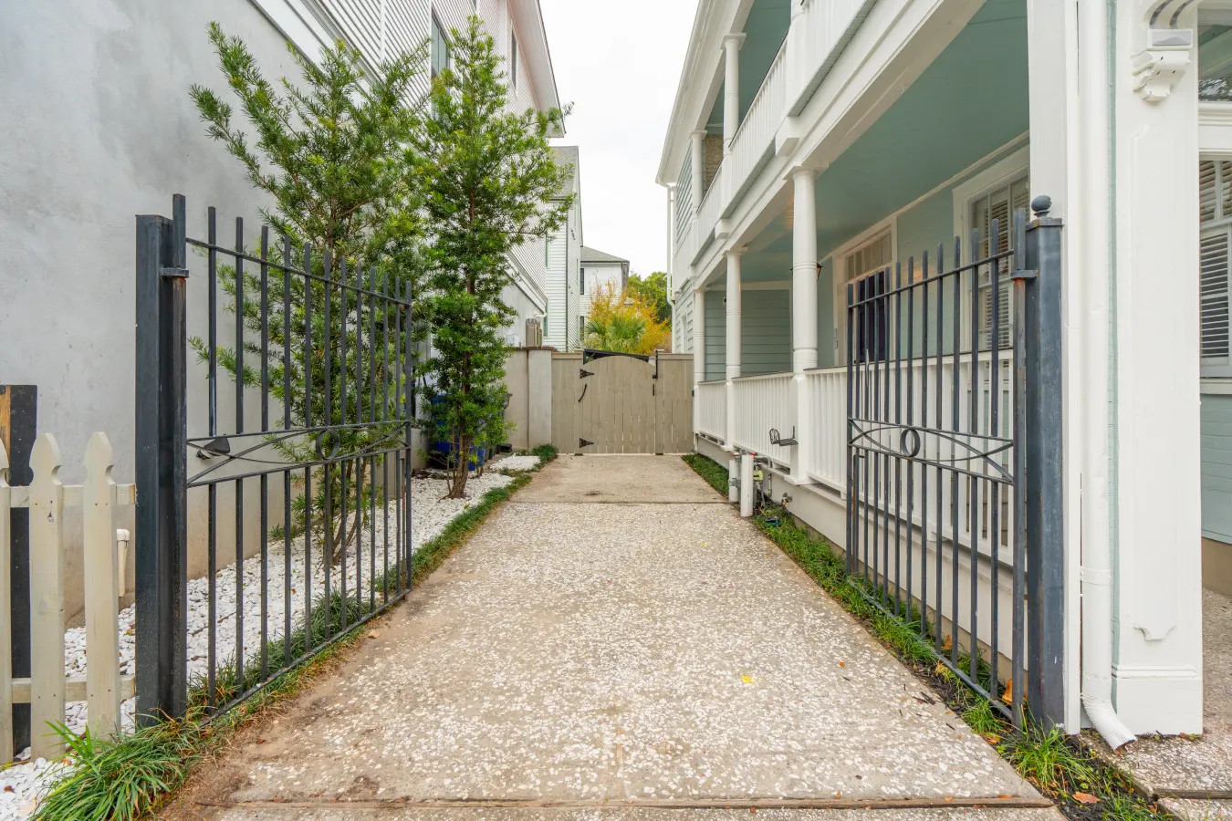 The Lacey House - Private Pool and Walk to King! 6