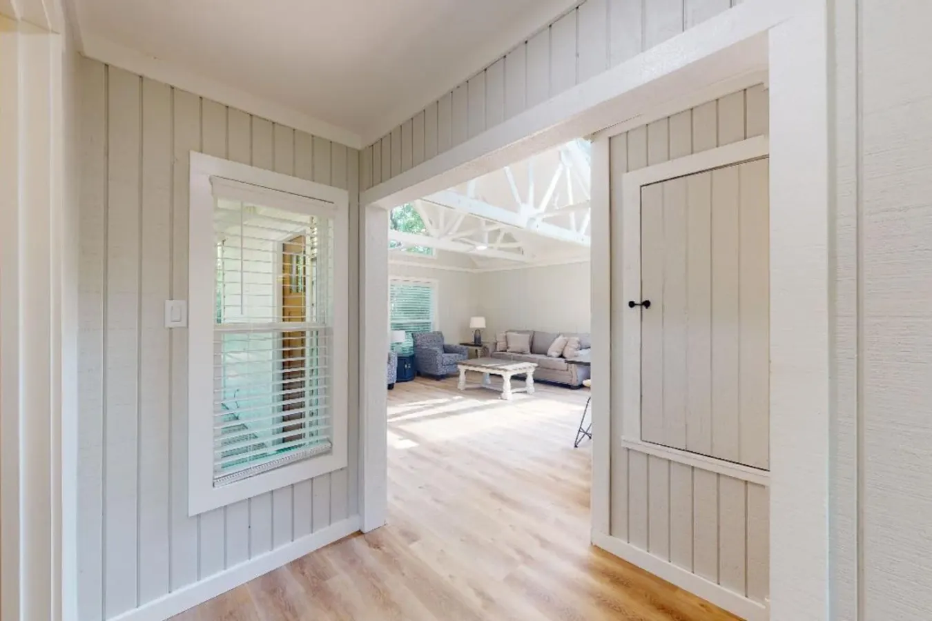 Century Oak Retreat ~ Charming Getaway 18