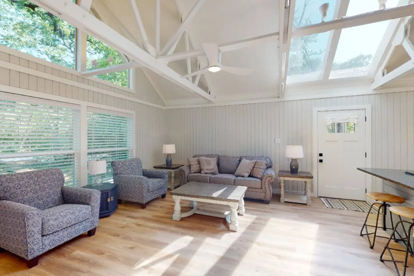 Century Oak Retreat ~ Charming Getaway 8