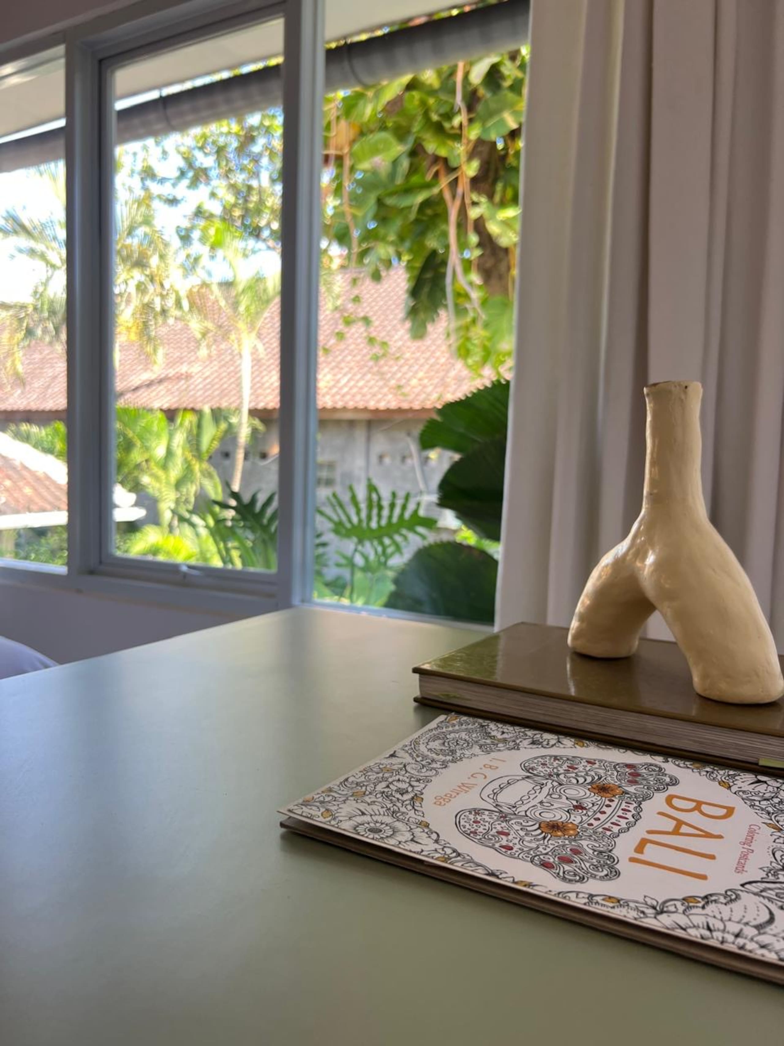 Hidden Designer Home • 9 Min Walk to Beach 30