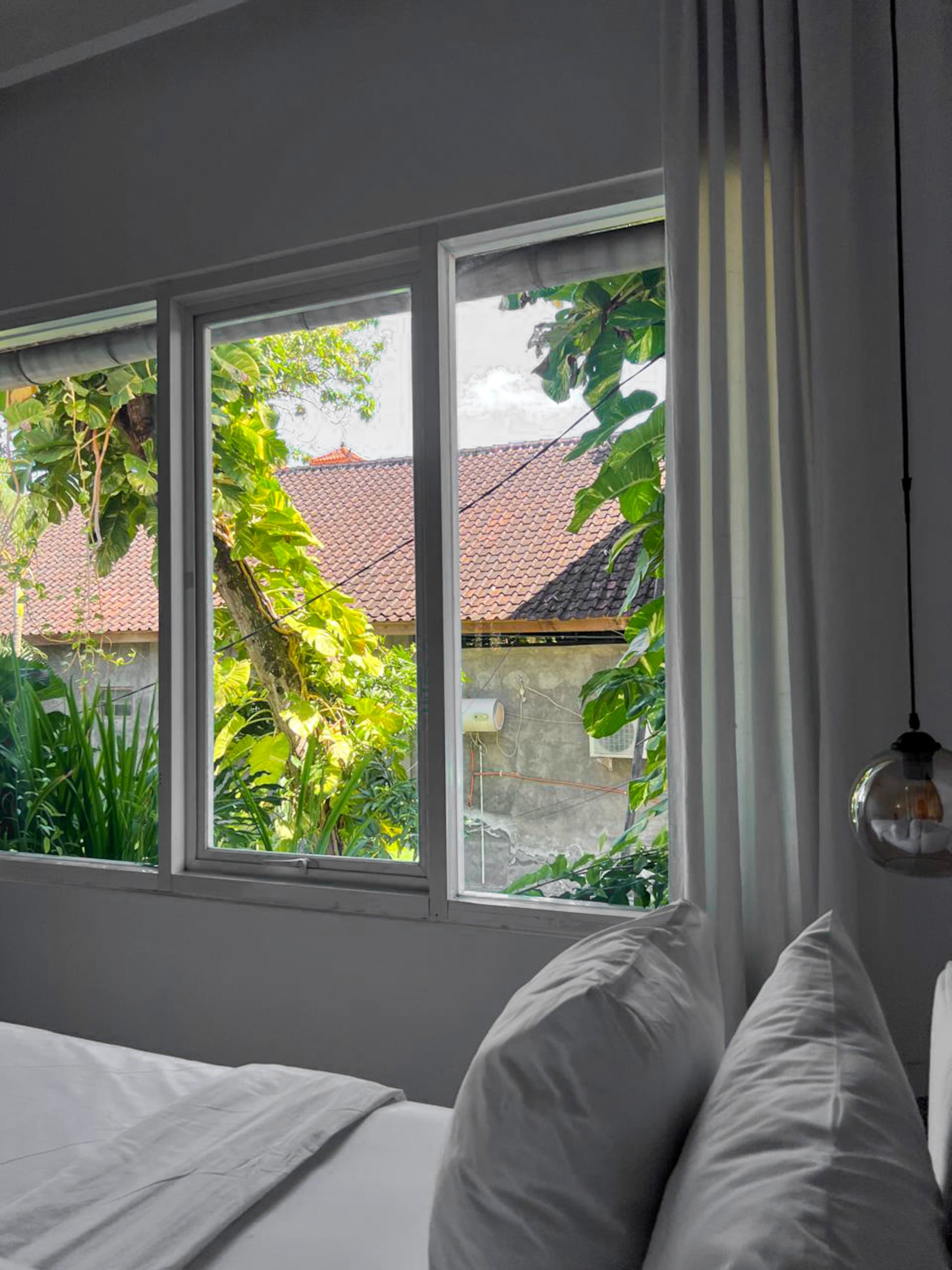 Hidden Designer Home • 9 Min Walk to Beach 19