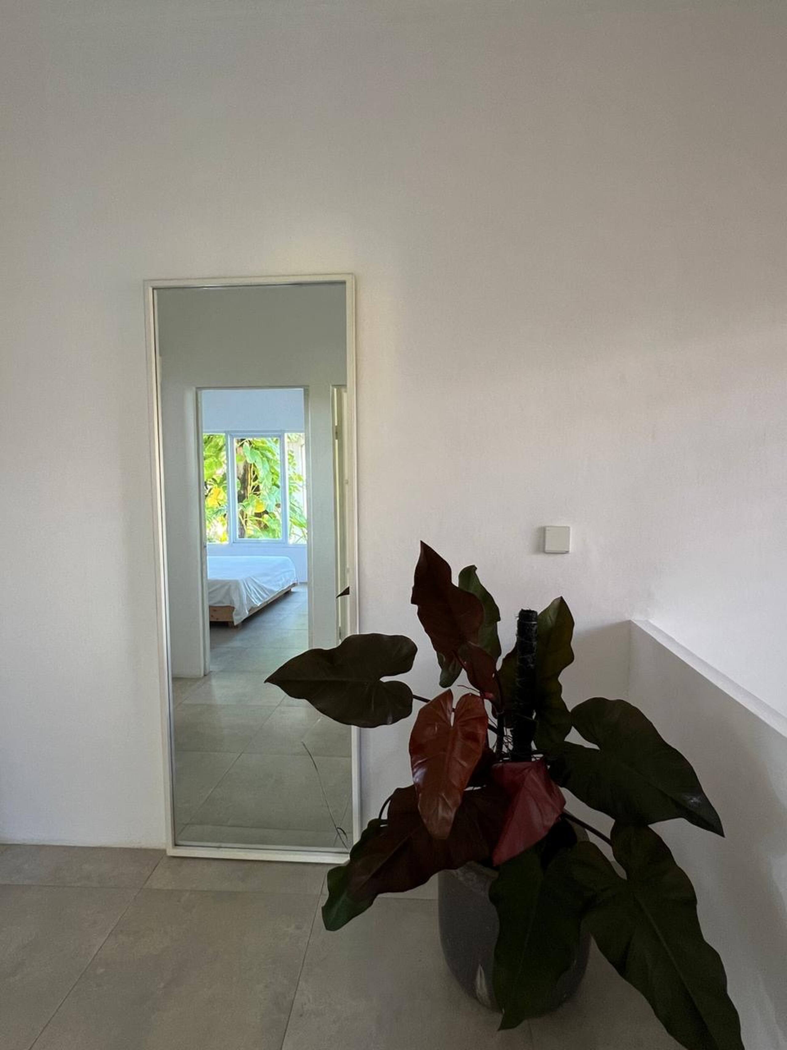 Hidden Designer Home • 9 Min Walk to Beach 29