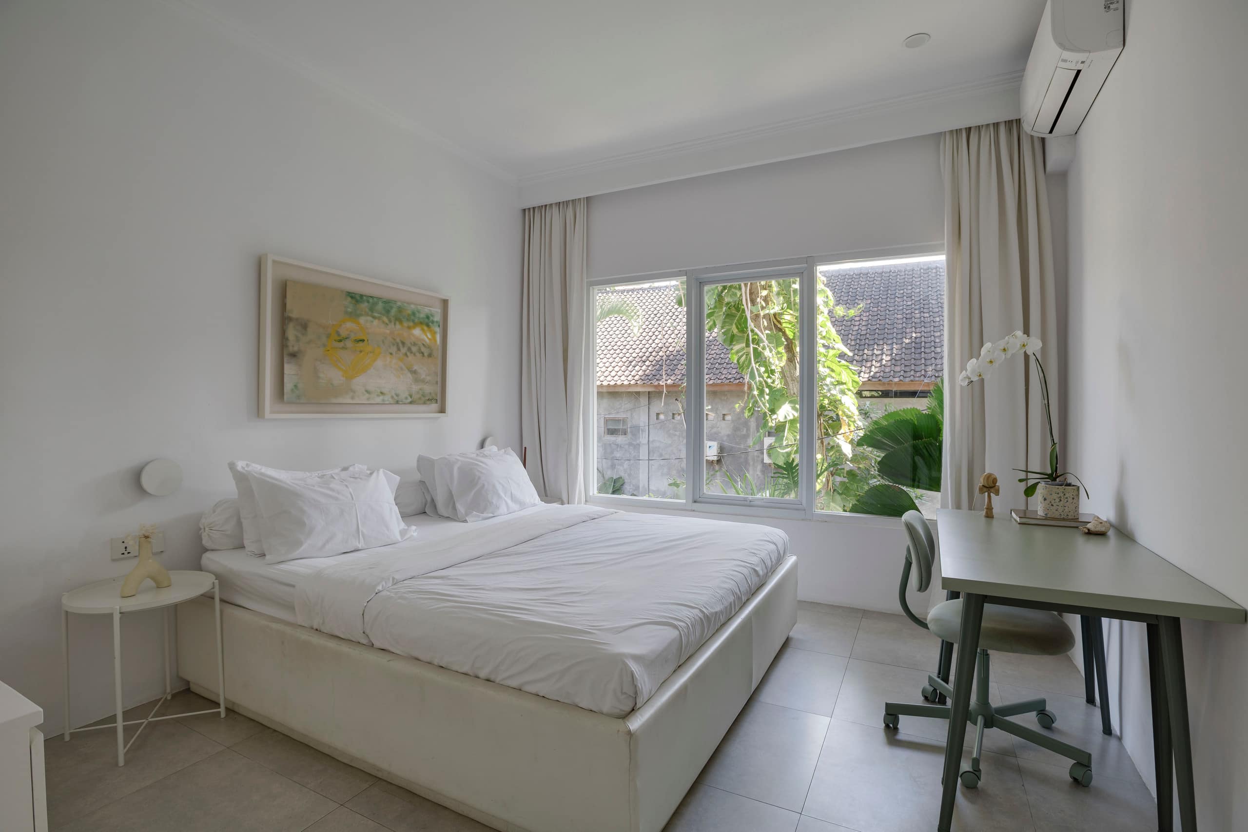 Hidden Designer Home • 9 Min Walk to Beach 14