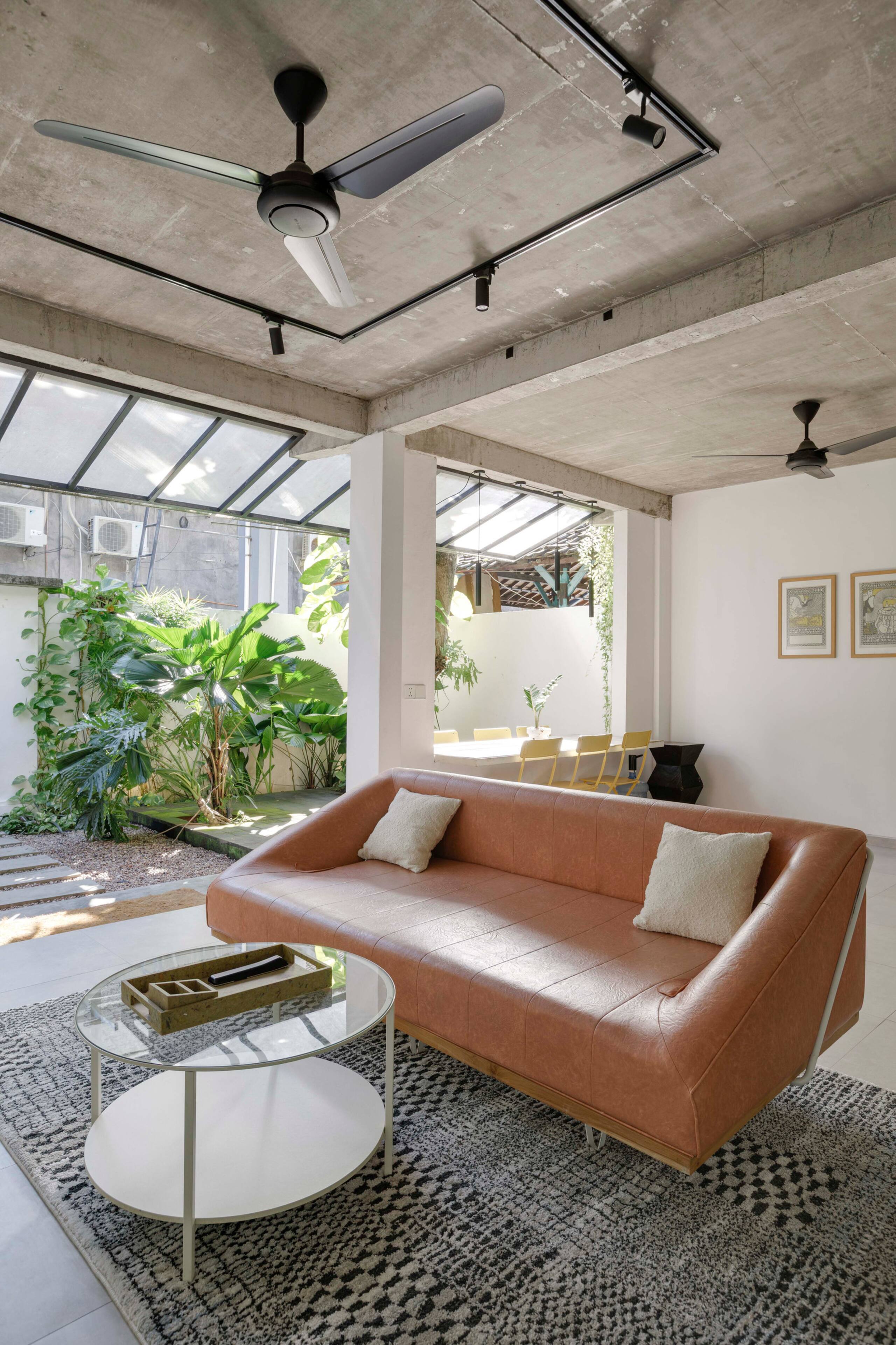 Hidden Designer Home • 9 Min Walk to Beach 7