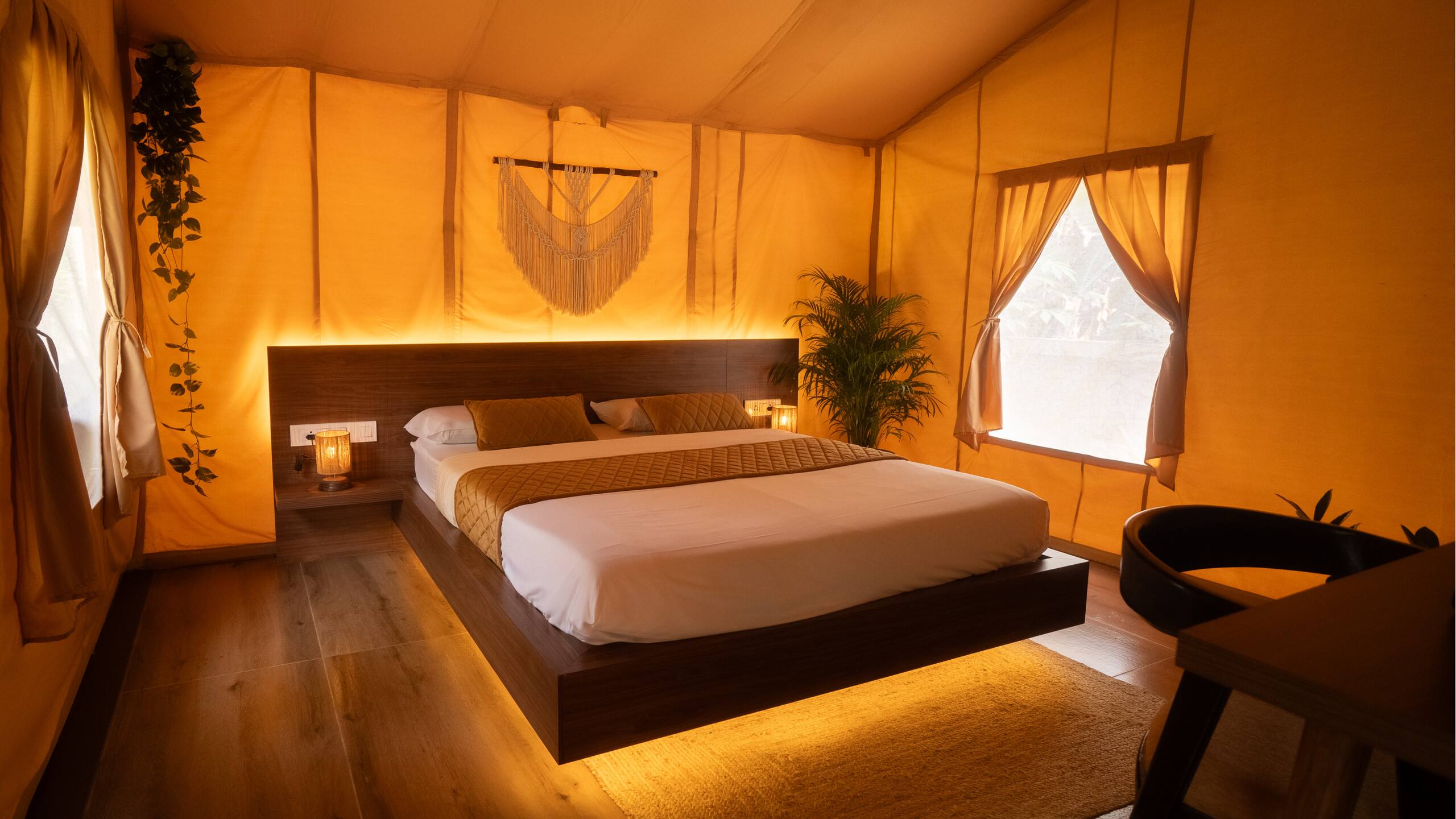 Riverside Luxury Glamping with Pool | Near Airport — photo 3