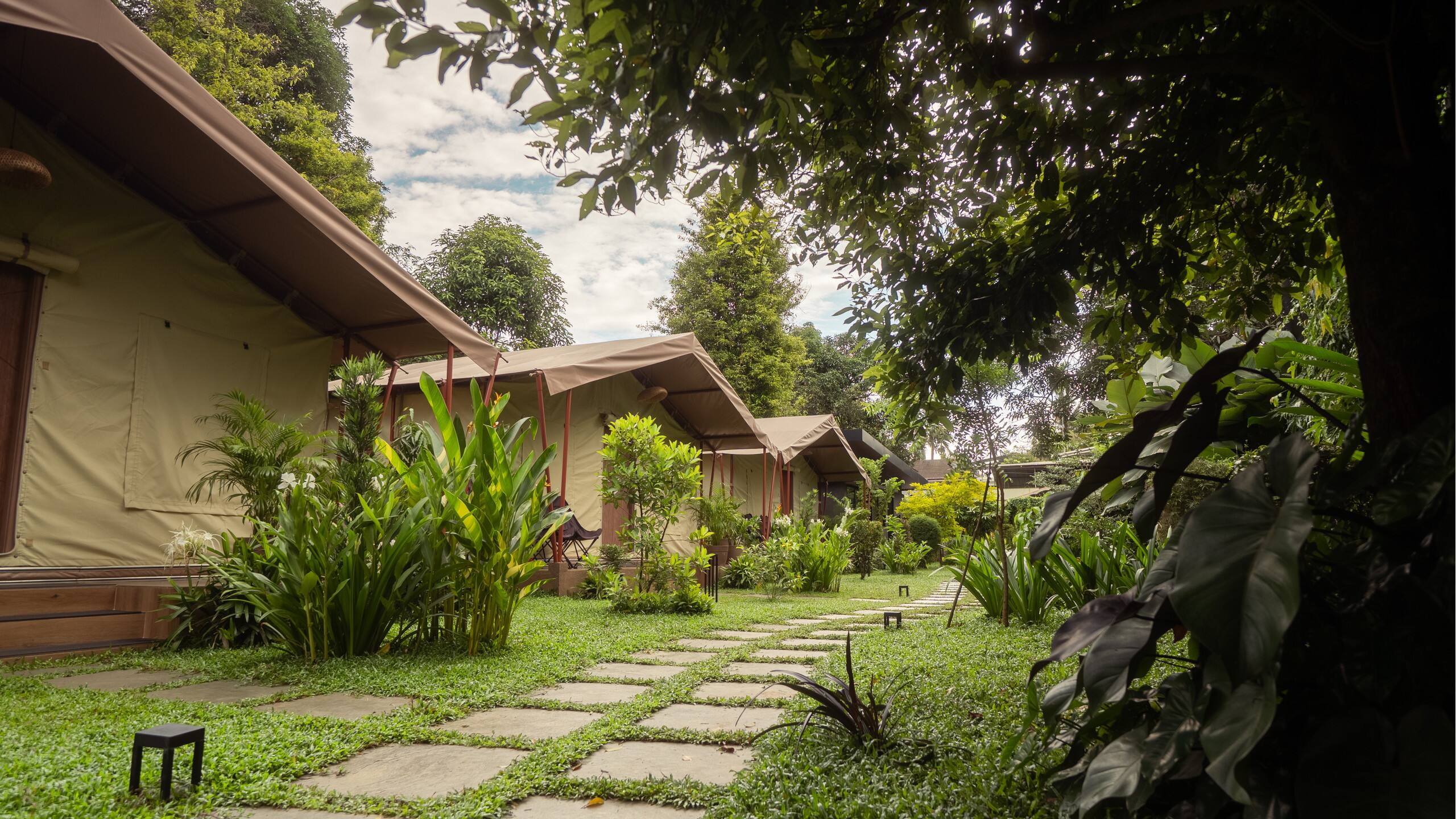 Riverside Luxury Glamping with Pool | Near Airport 33
