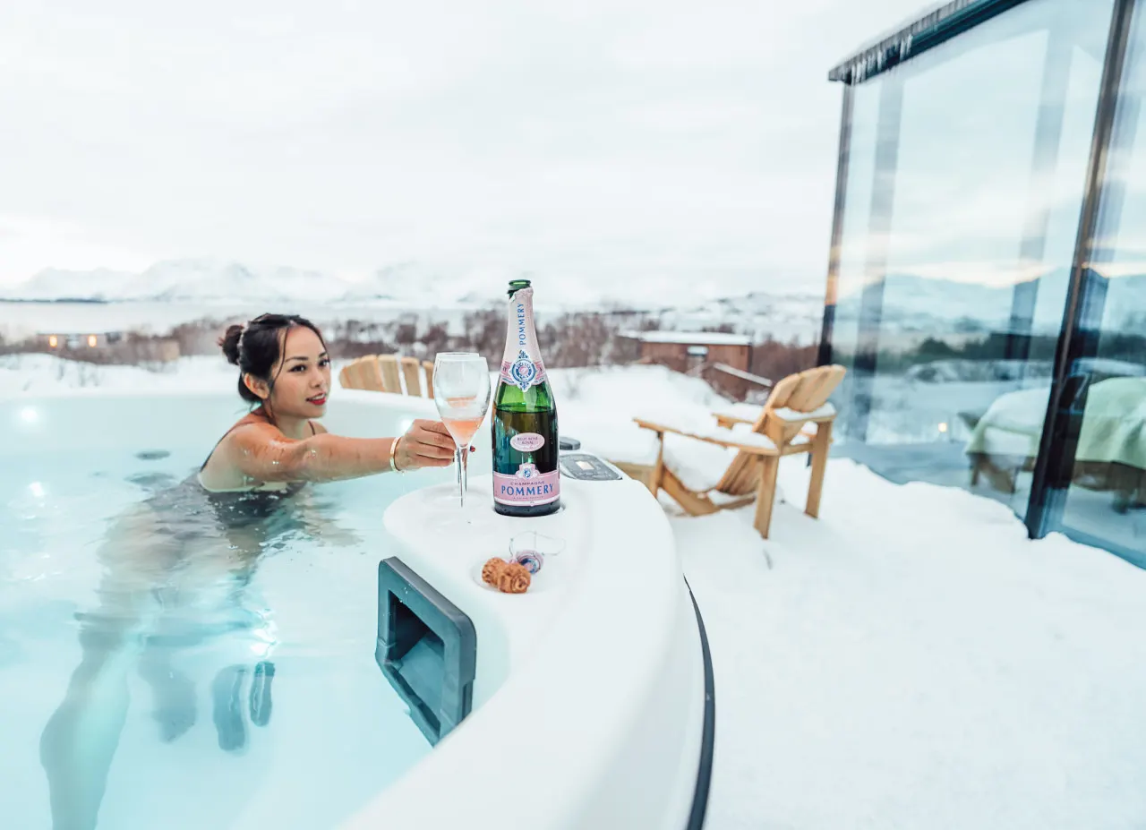 High 5 Glass roof cabin WonderInn Arctic 20