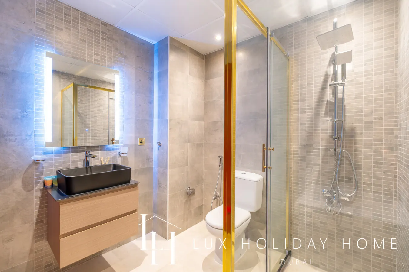 LUX The Marina View Suite 2 13