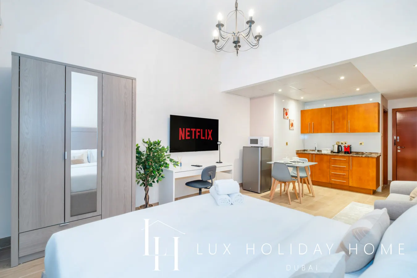 LUX The Marina View Suite 2 6