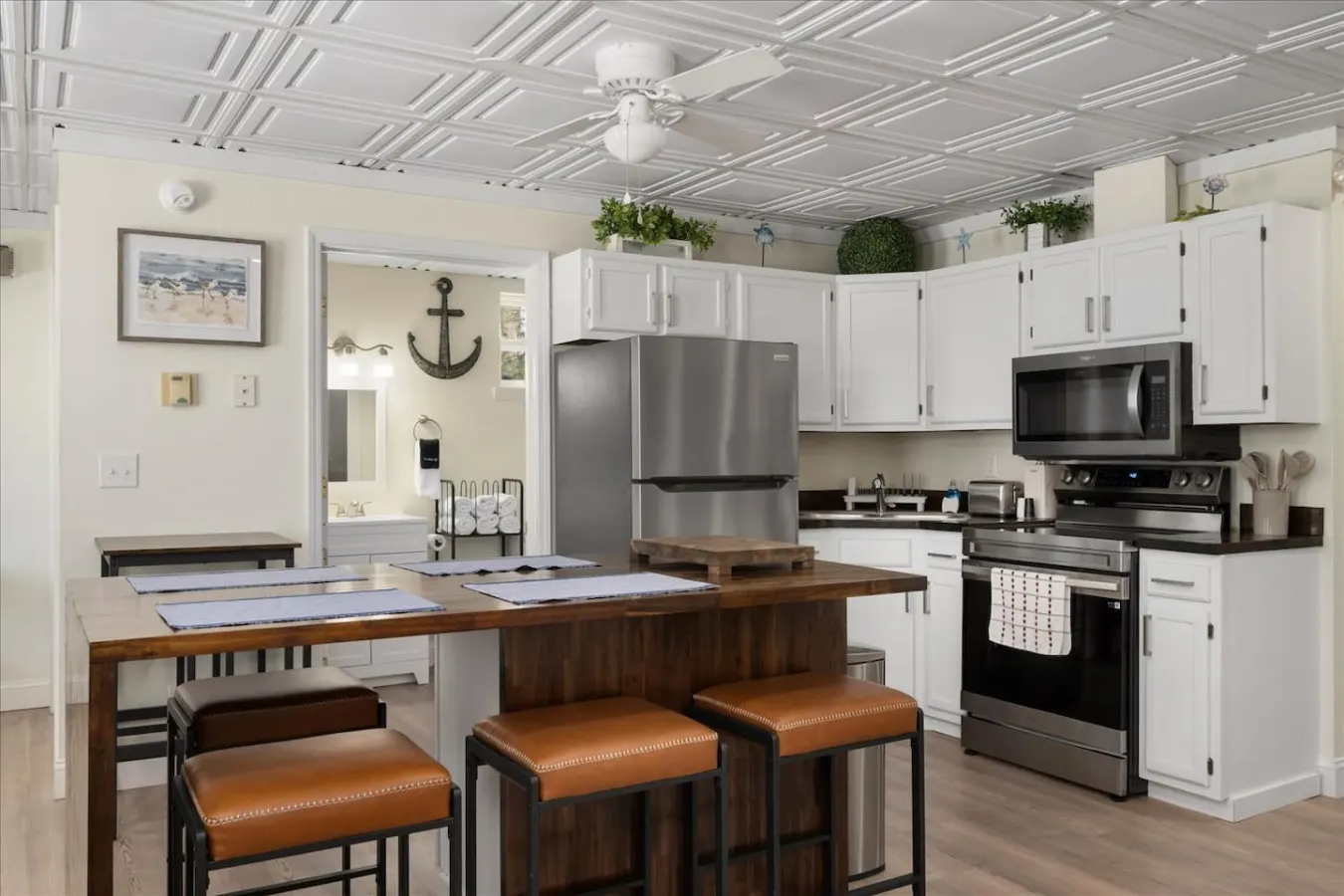 Apartment in Sylvan Beach, 4bd | The Beachside Co. #11