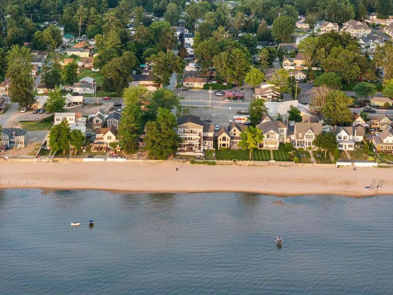 Apartment in Sylvan Beach, 4bd | The Beachside Co. #11 — photo 4
