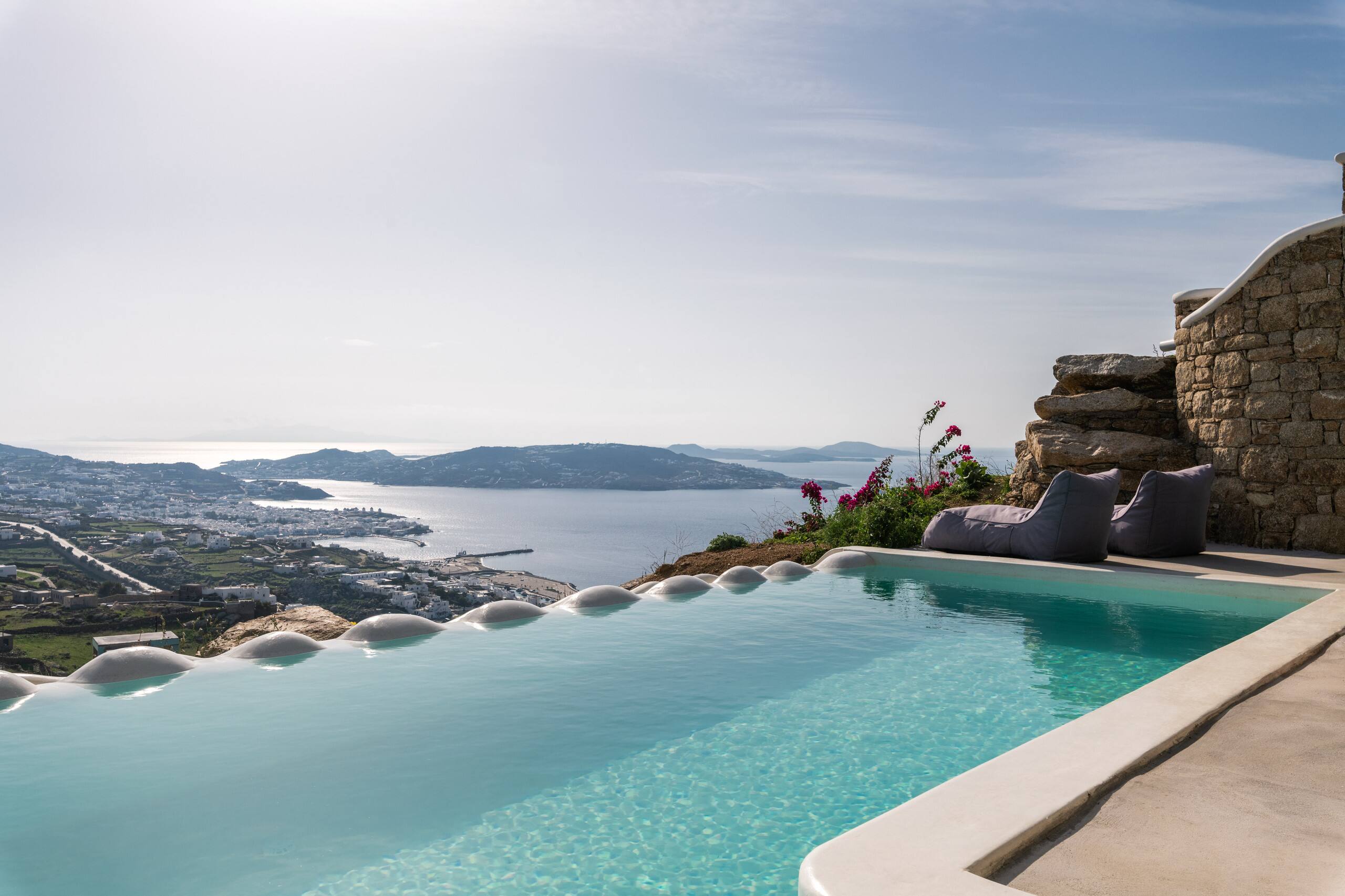 Mykonos Divino 4 Wave Style private infinity pool — photo 2