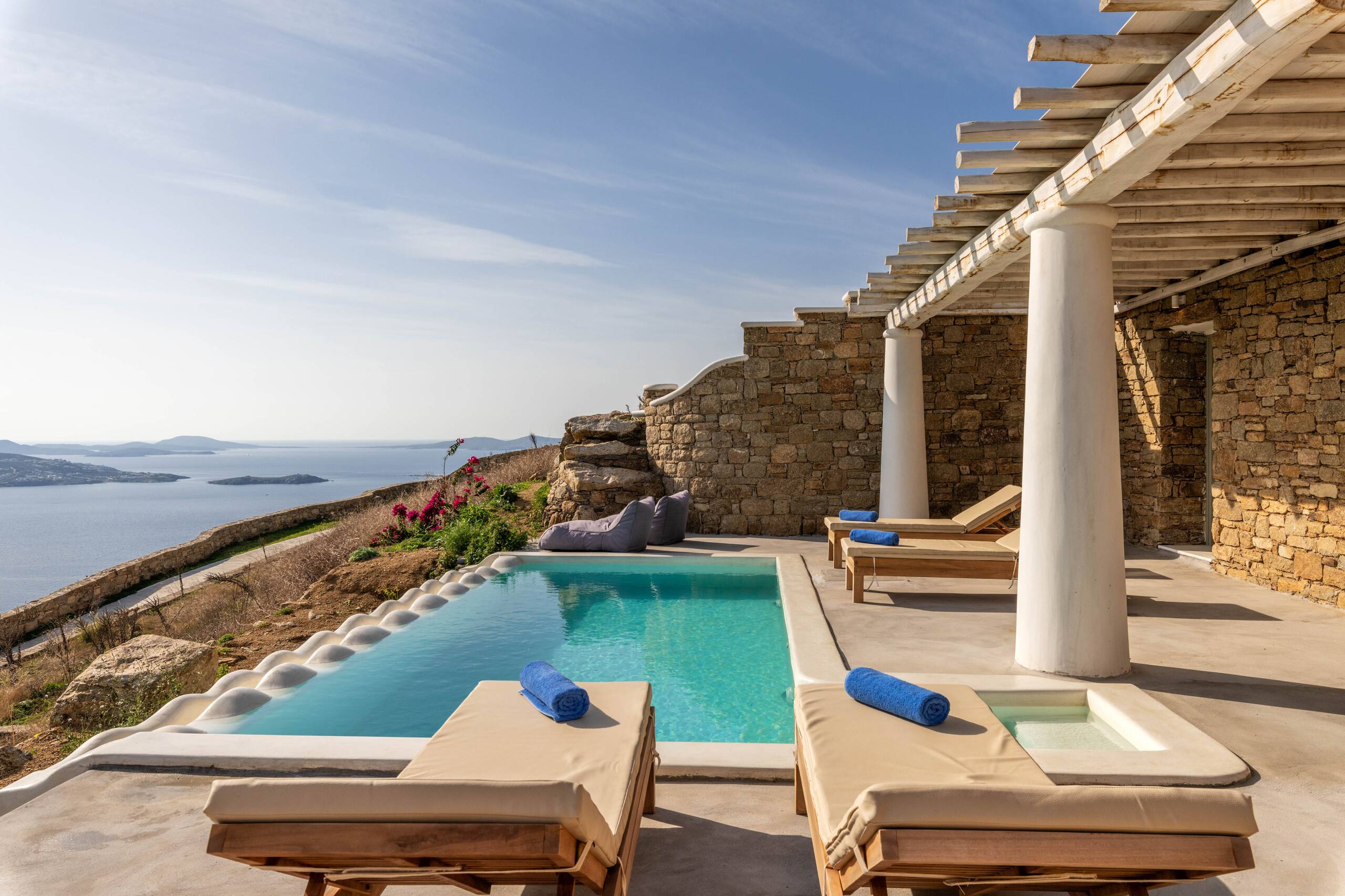 Mykonos Divino 4 Wave Style private infinity pool — photo 3