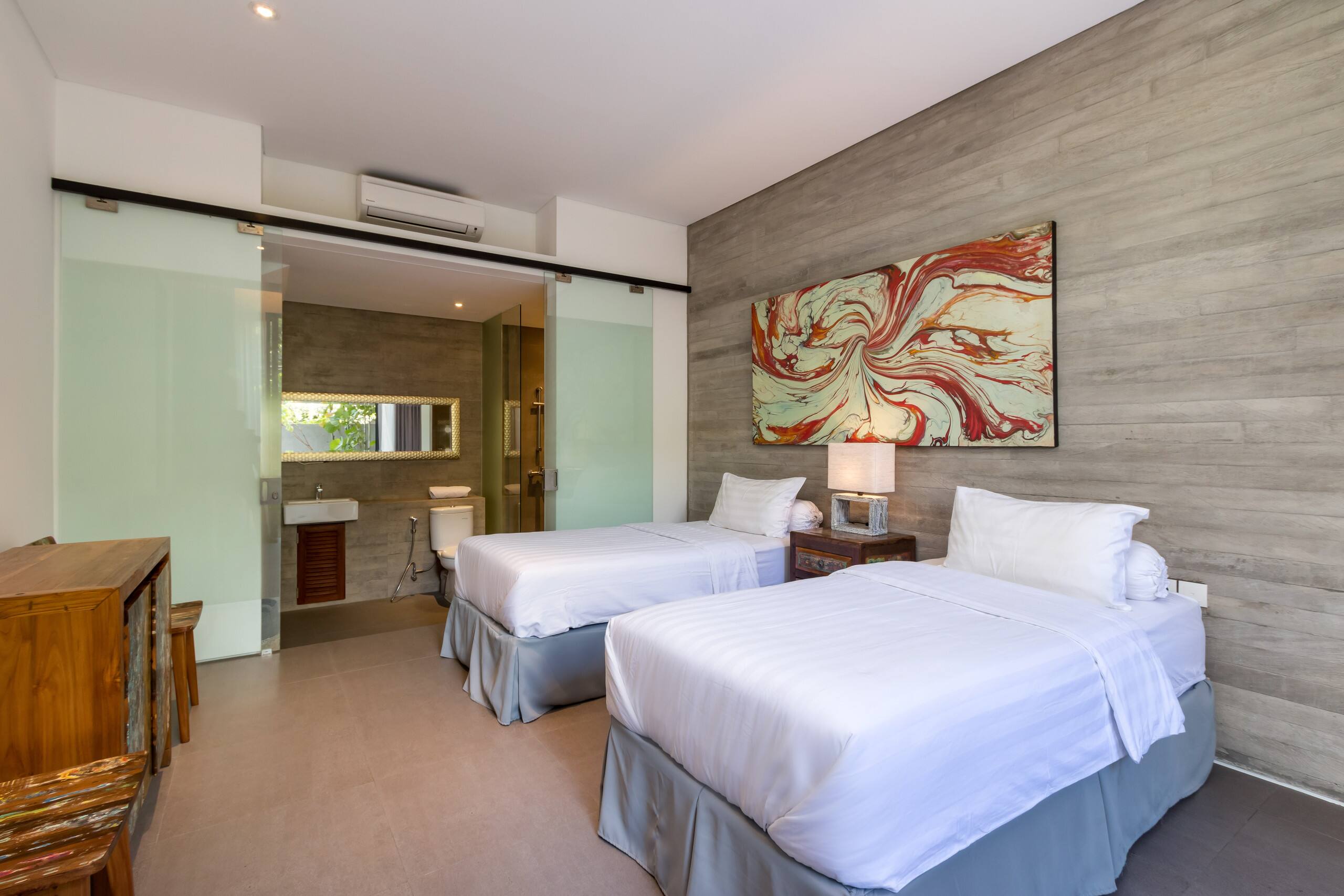 Homey 2BR • Free Breakfast • Walk to Cafés &Beach 17