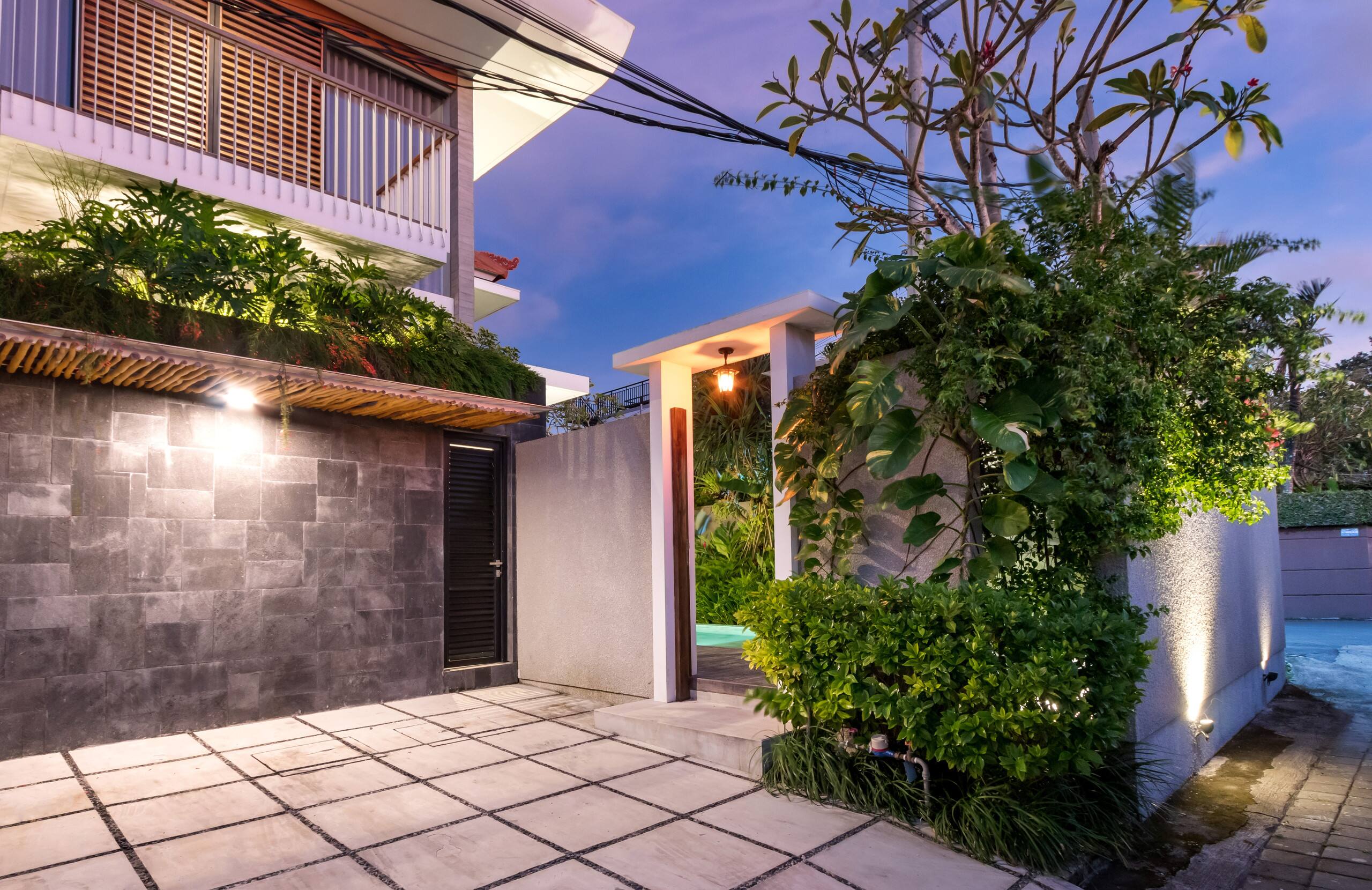 Homey 2BR • Free Breakfast • Walk to Cafés &Beach 25