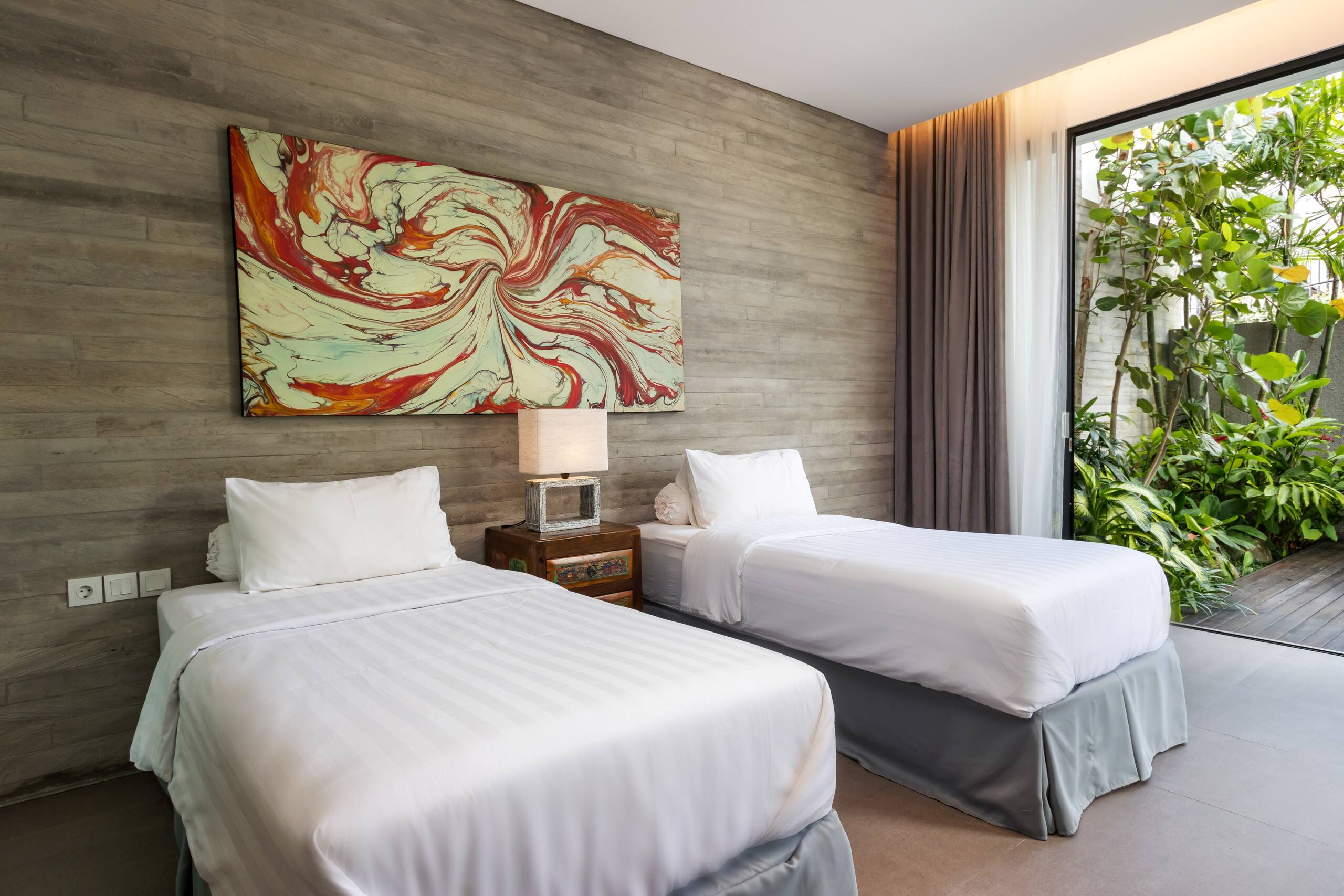 Homey 2BR • Free Breakfast • Walk to Cafés &Beach 16