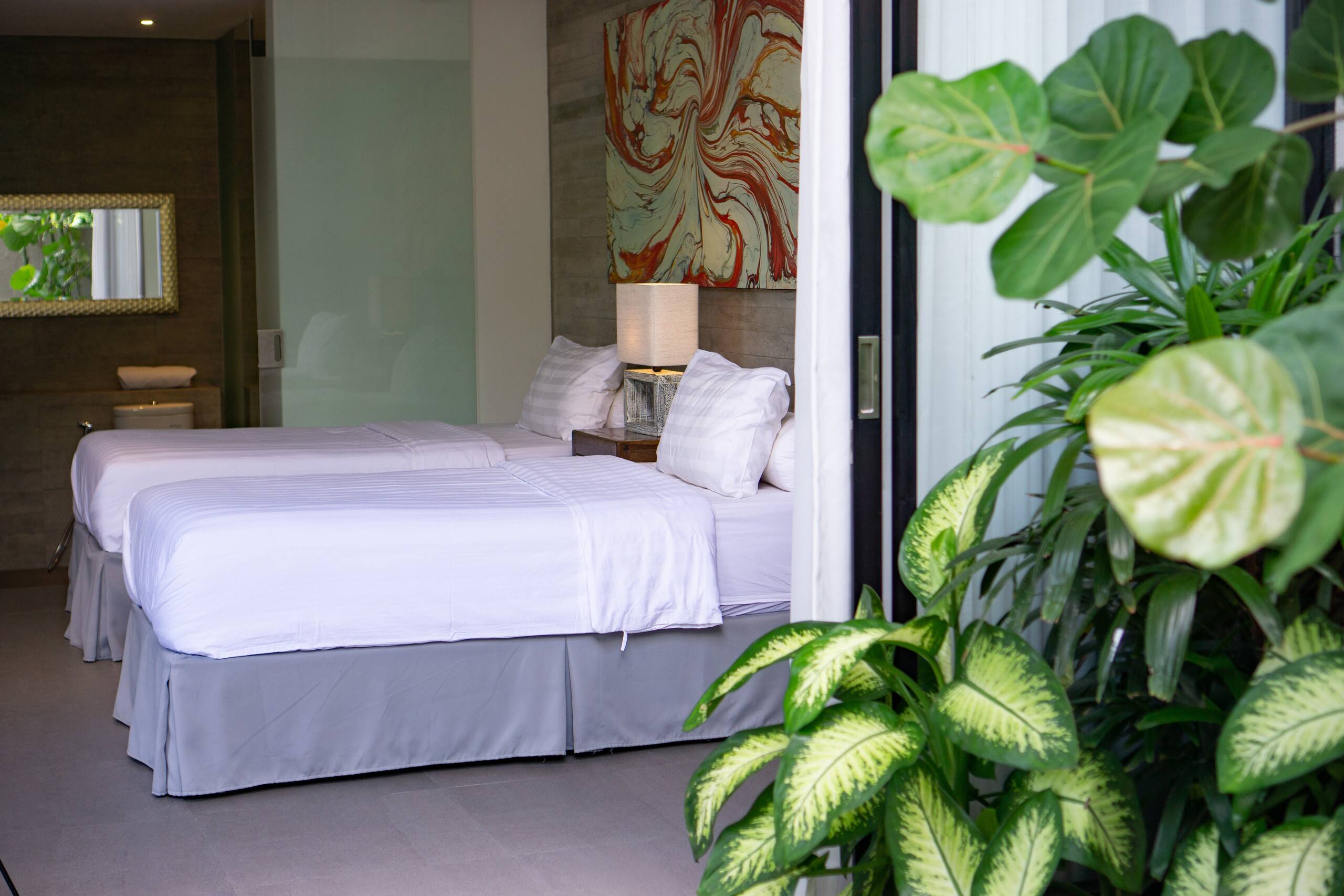 Homey 2BR • Free Breakfast • Walk to Cafés &Beach 19