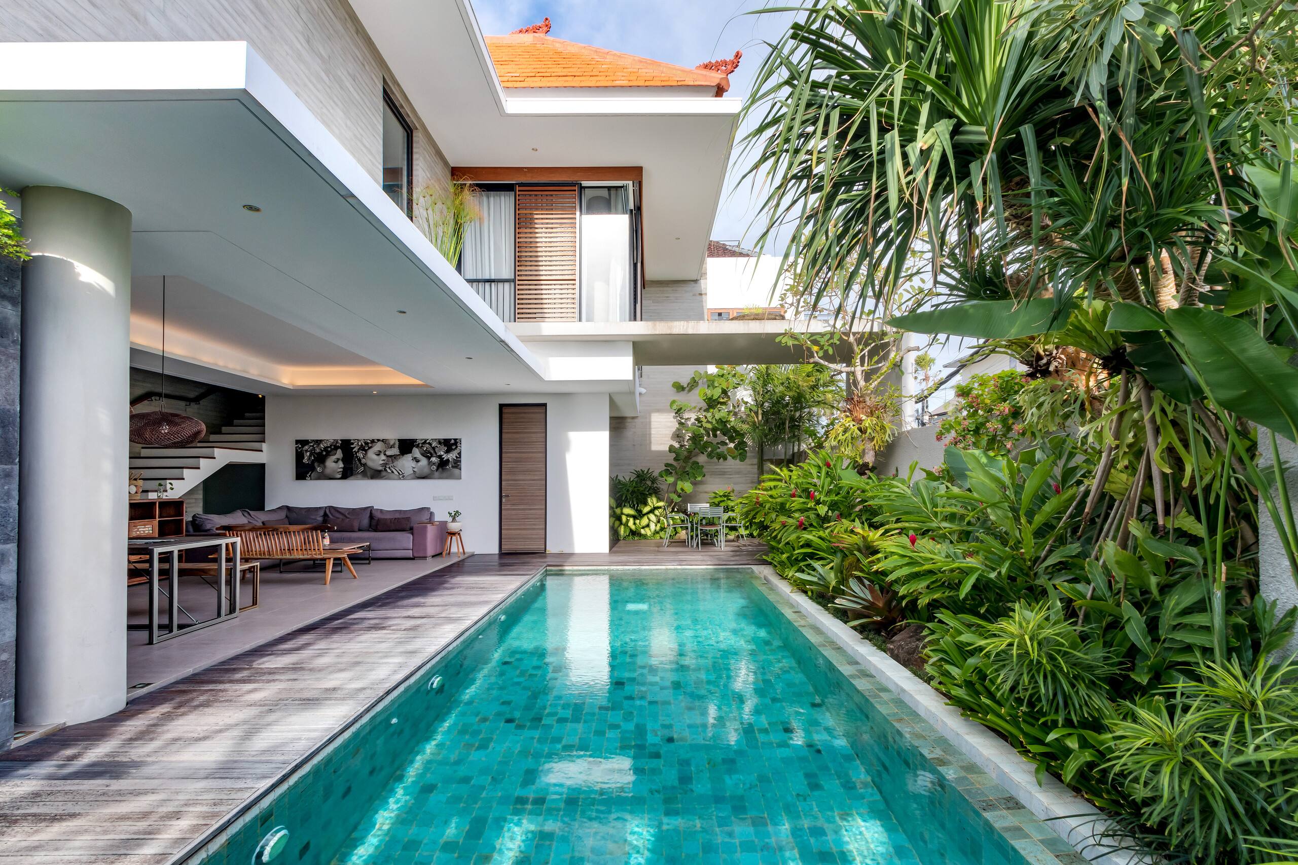 Homey 2BR • Free Breakfast • Walk to Cafés &Beach