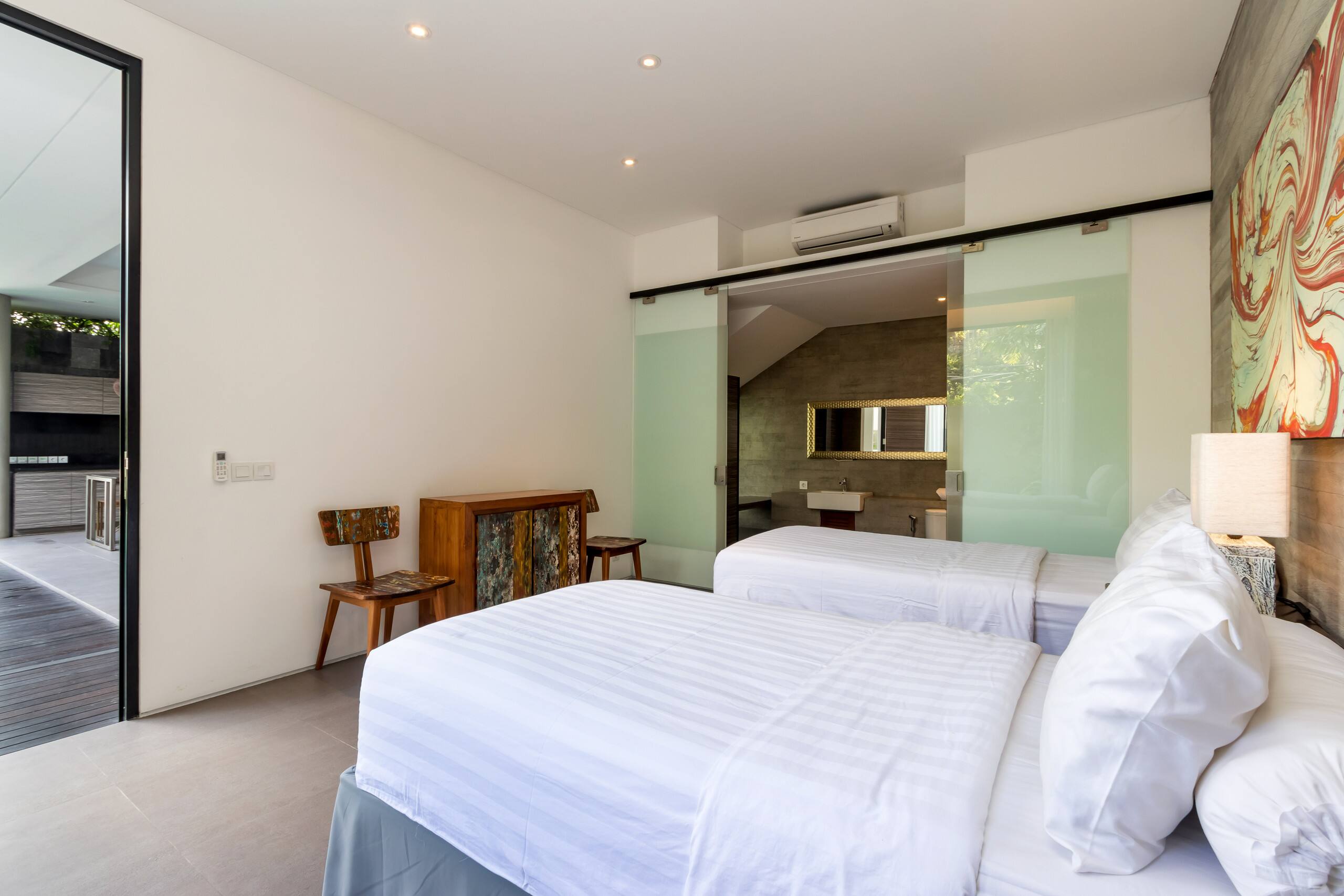 Homey 2BR • Free Breakfast • Walk to Cafés &Beach 18