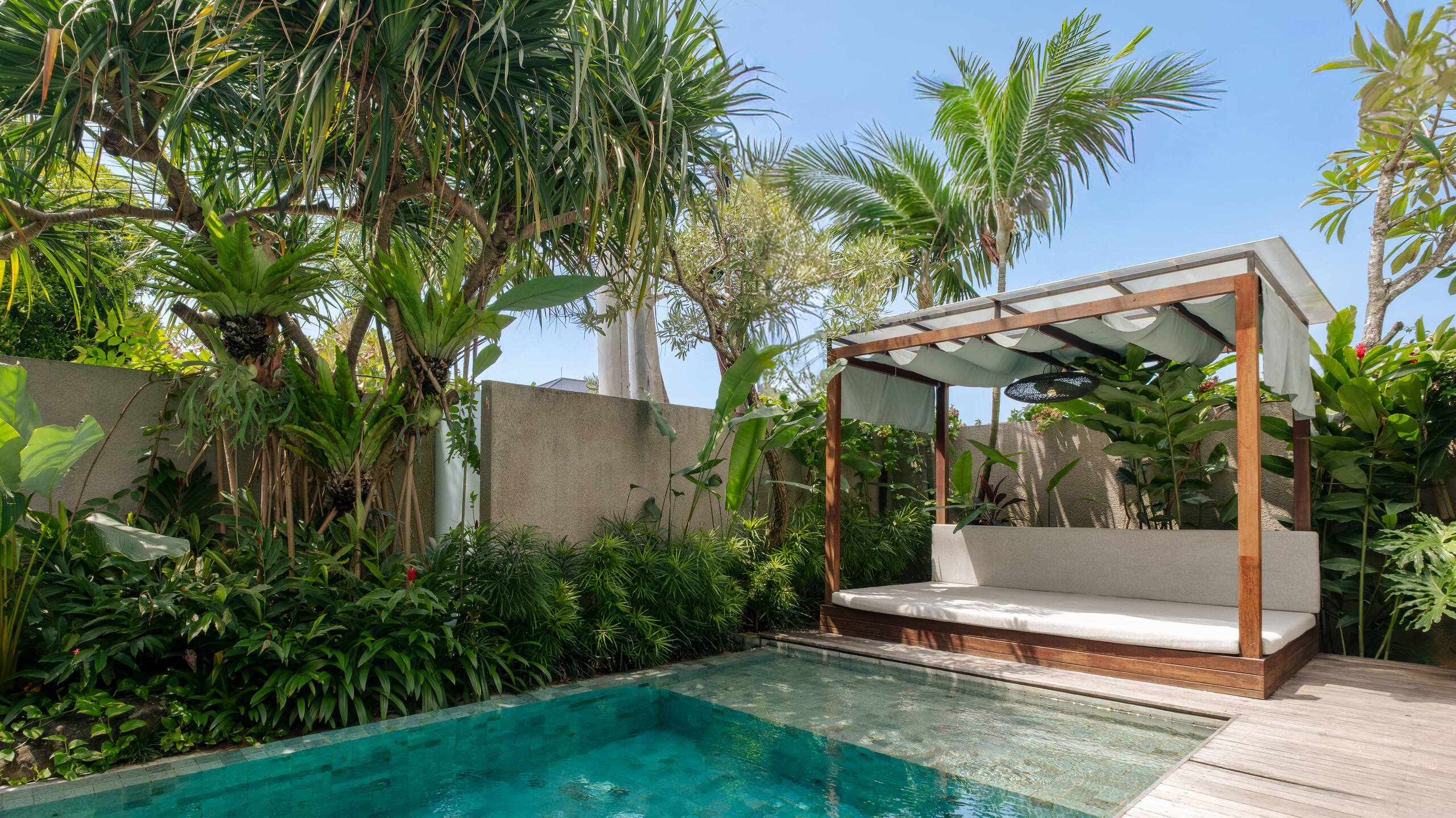 Homey 2BR • Free Breakfast • Walk to Cafés &Beach 8