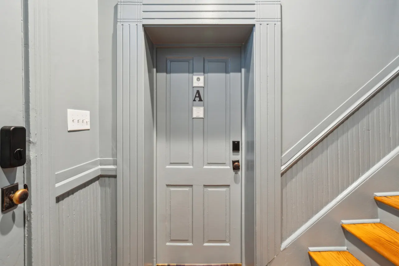Sweetgrass Suite - Walk to King 3