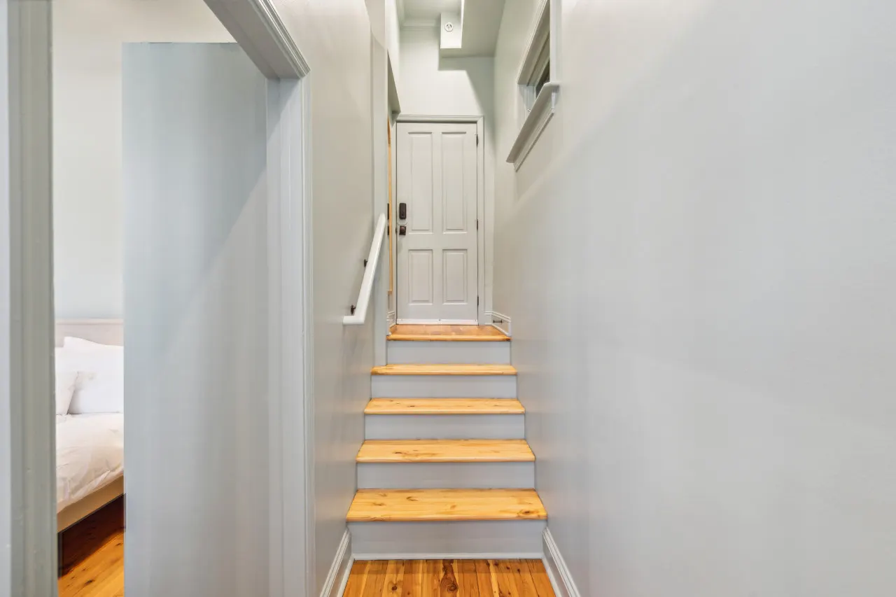 Sweetgrass Suite - Walk to King 5