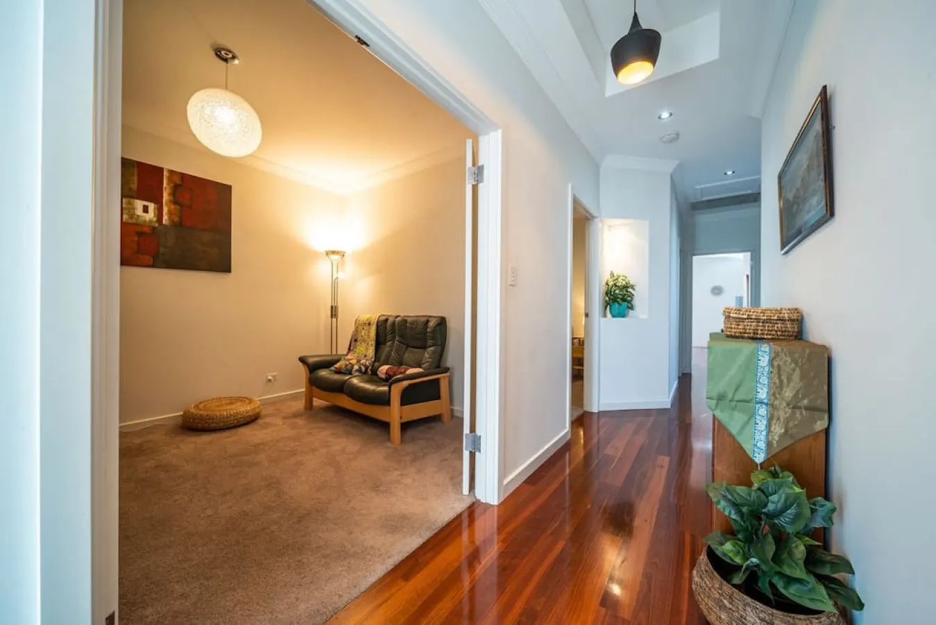 The Arlington—Easy Stay near Entertainment & CBD 13