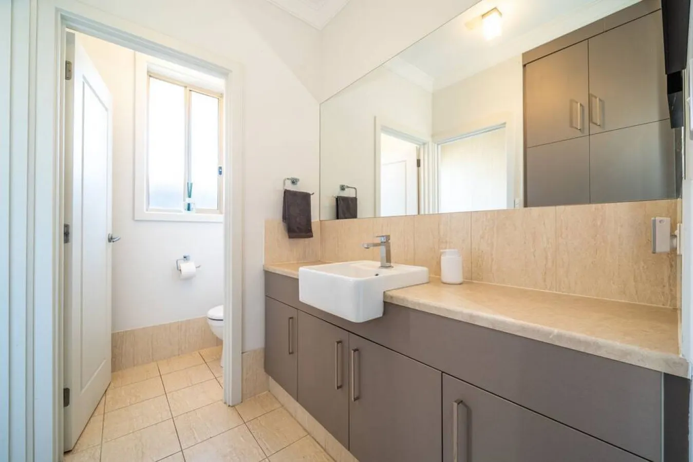 The Arlington—Easy Stay near Entertainment & CBD 20