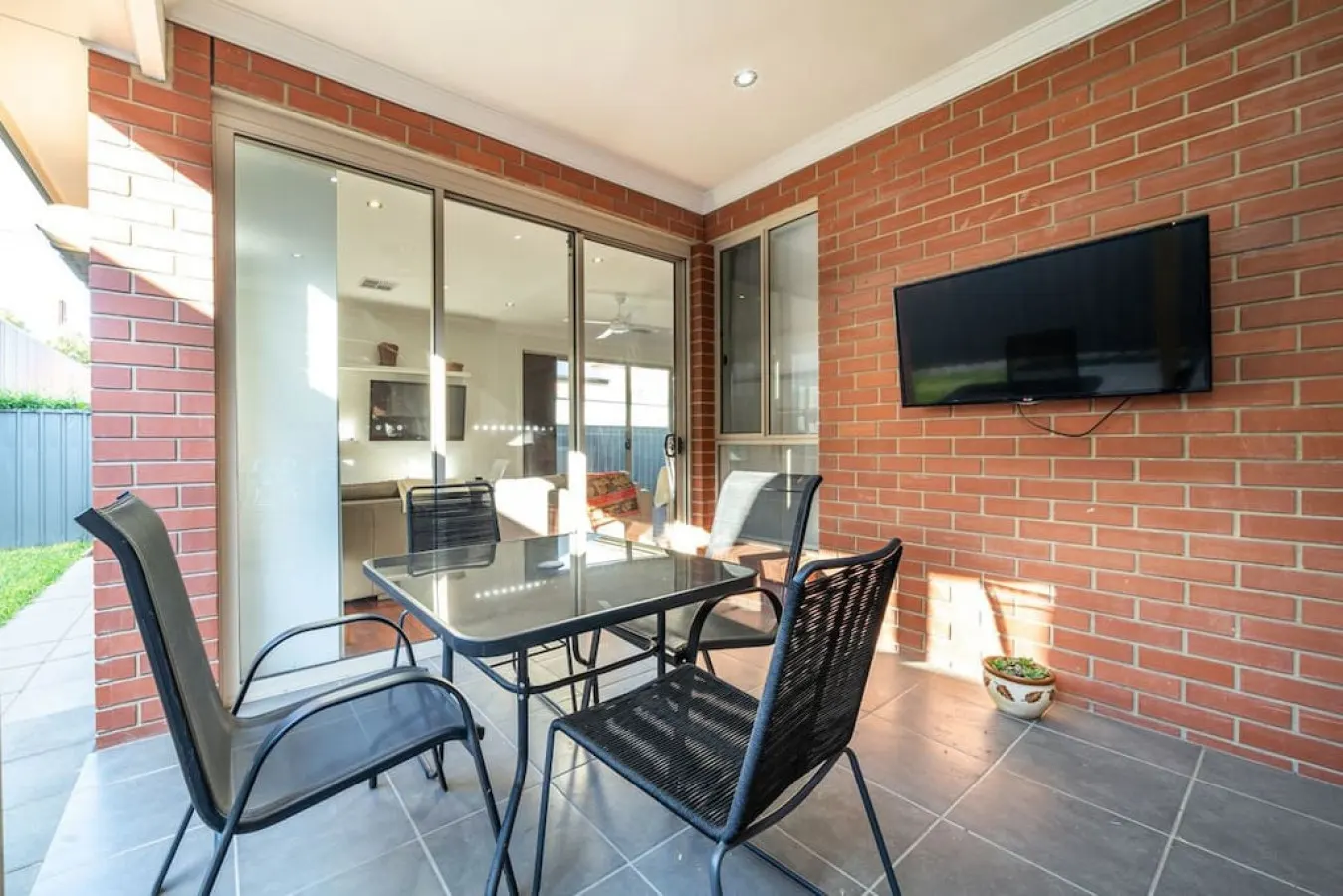 The Arlington—Easy Stay near Entertainment & CBD — photo 4