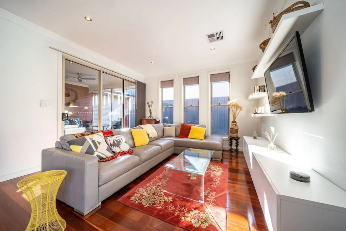 The Arlington—Easy Stay near Entertainment & CBD 6