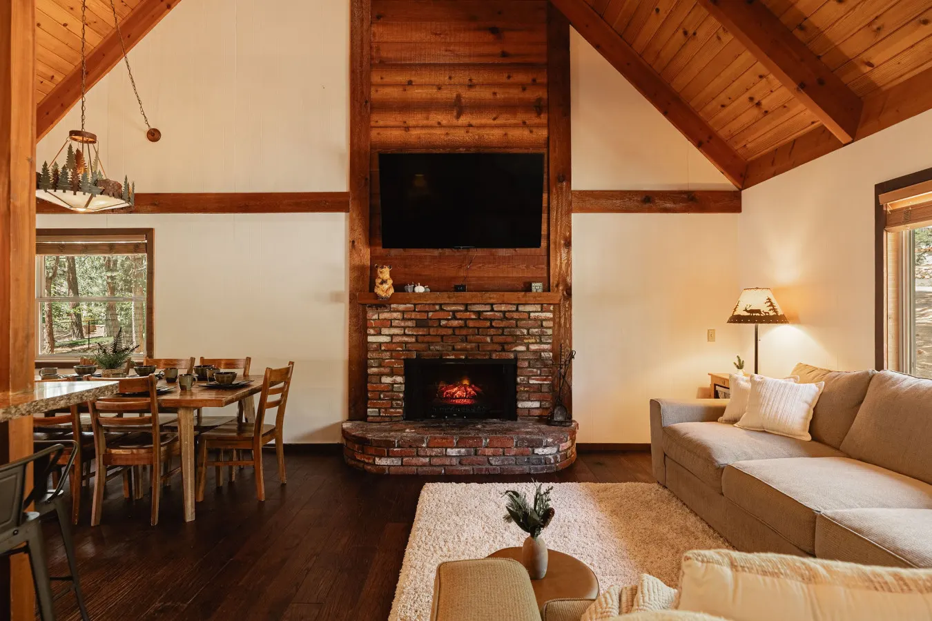 NEW! Knoll Lake Cabin in Big Bear Lake, BBQ, PET 10