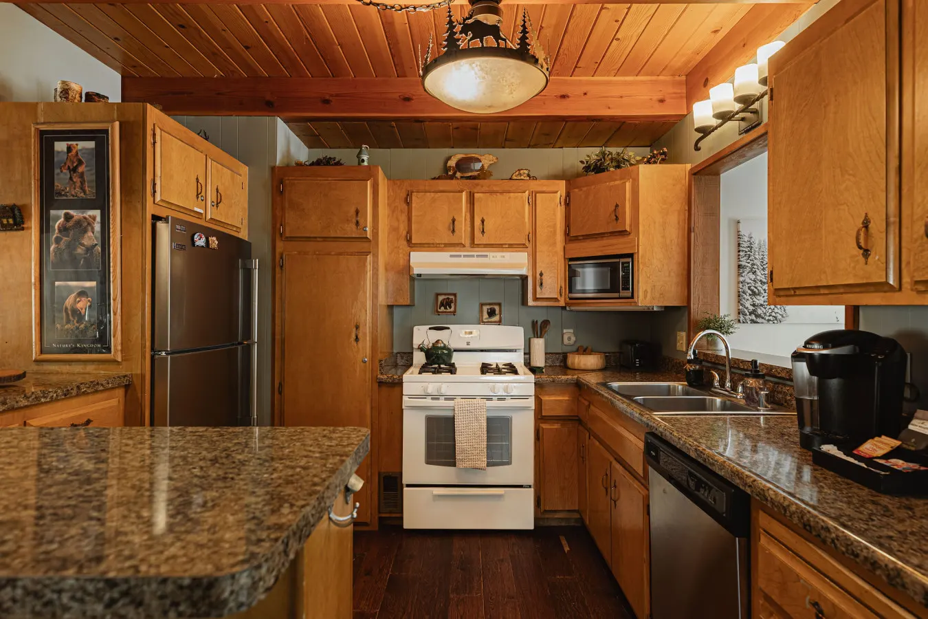 NEW! Knoll Lake Cabin in Big Bear Lake, BBQ, PET 15