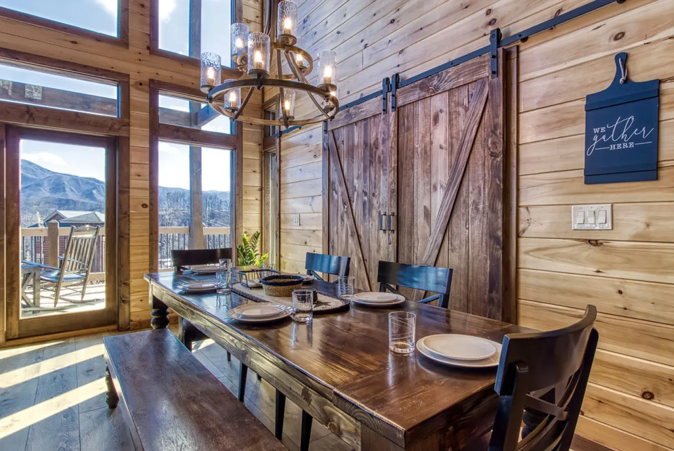 Luxury Cabin with breathtaking Mountain Views 12